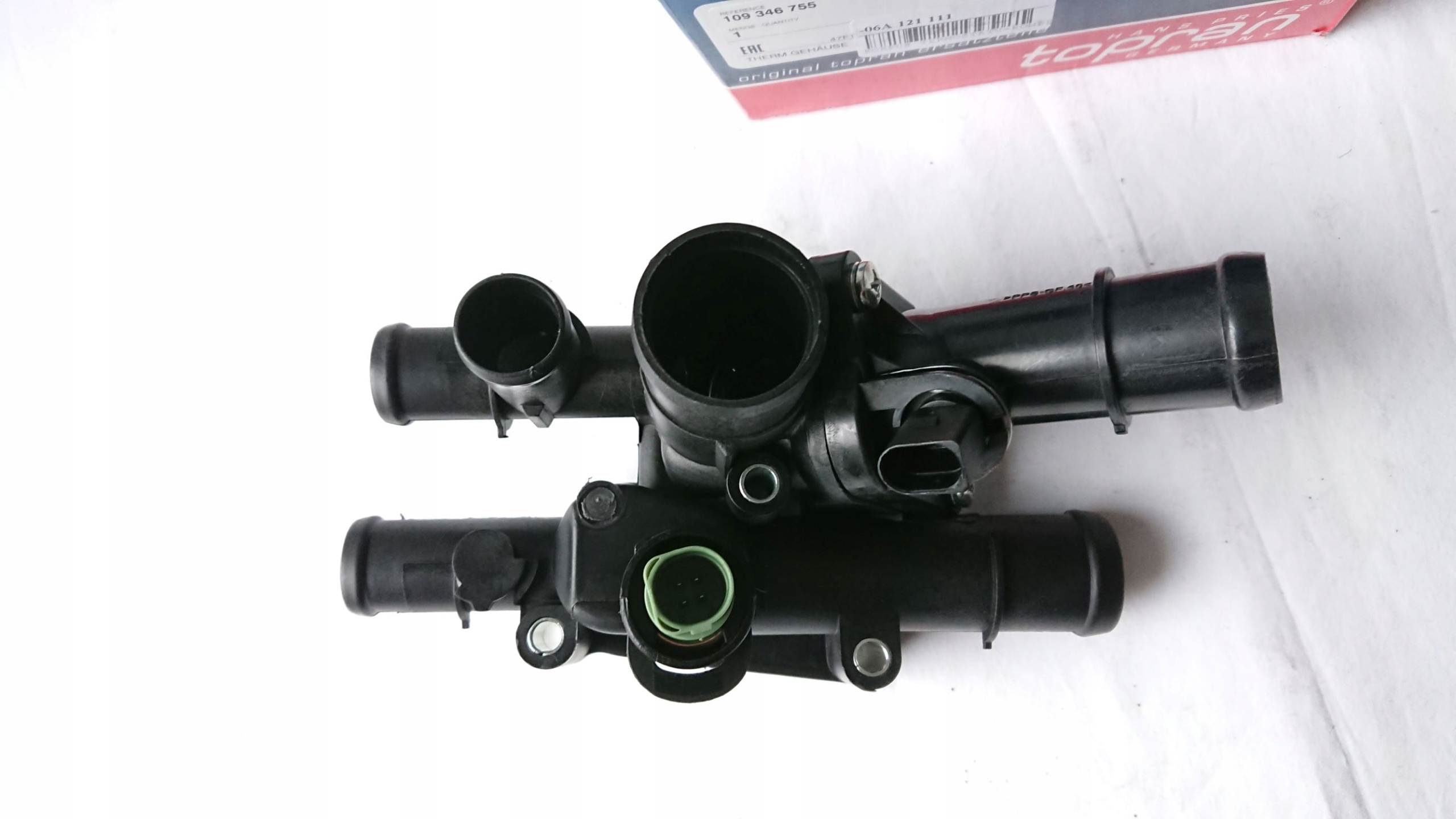 TERMOSTAT OBUDOWA VW BORA GOLF IV 1.6 Jakość części (zgodnie z GVO) Q - oryginał z logo producenta części (OEM, OES)