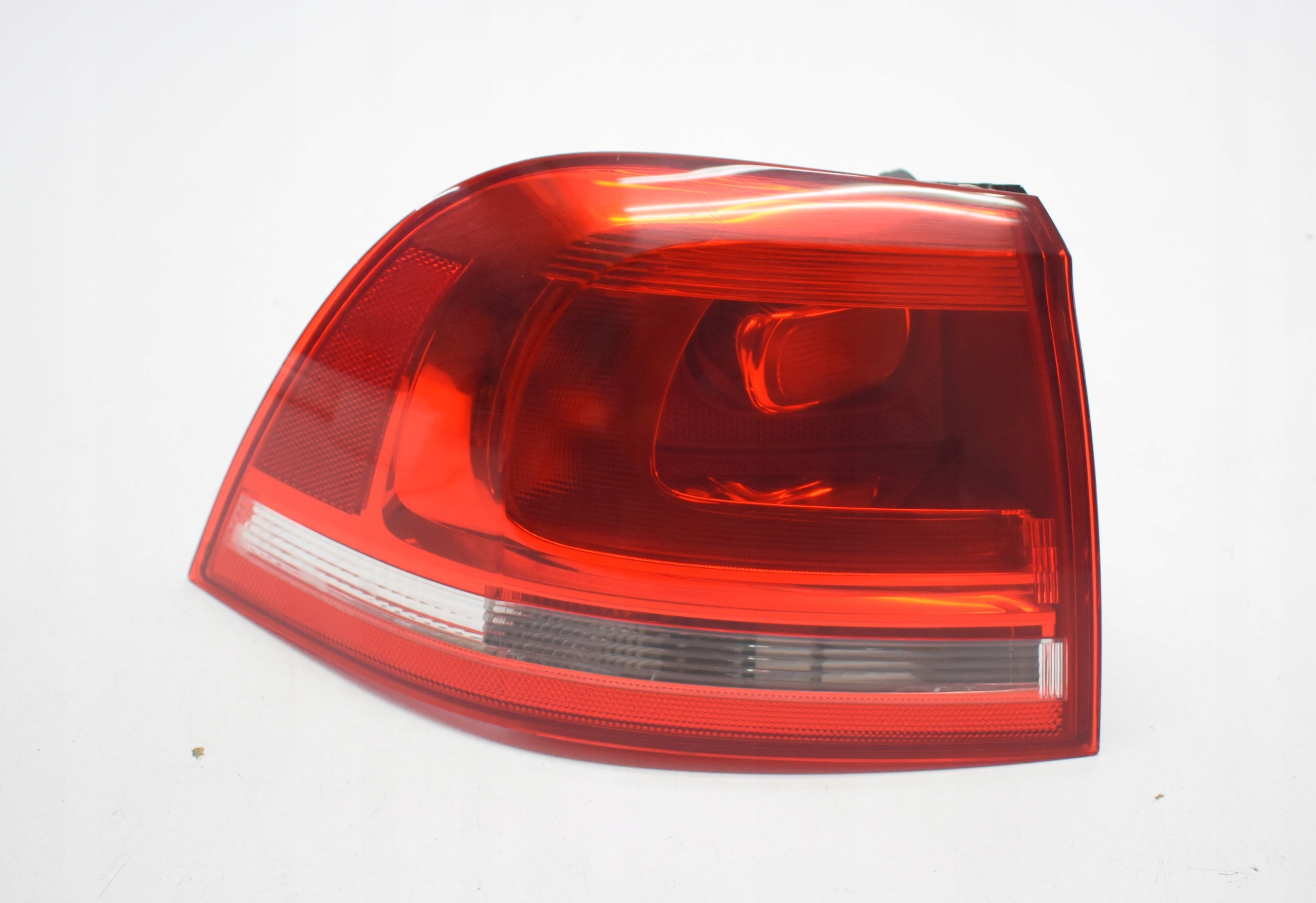 VW TOUAREGp6 ФАРА ЛЕВА ЗАД. EU РАЗБОРКА ОРИГИНАЛ