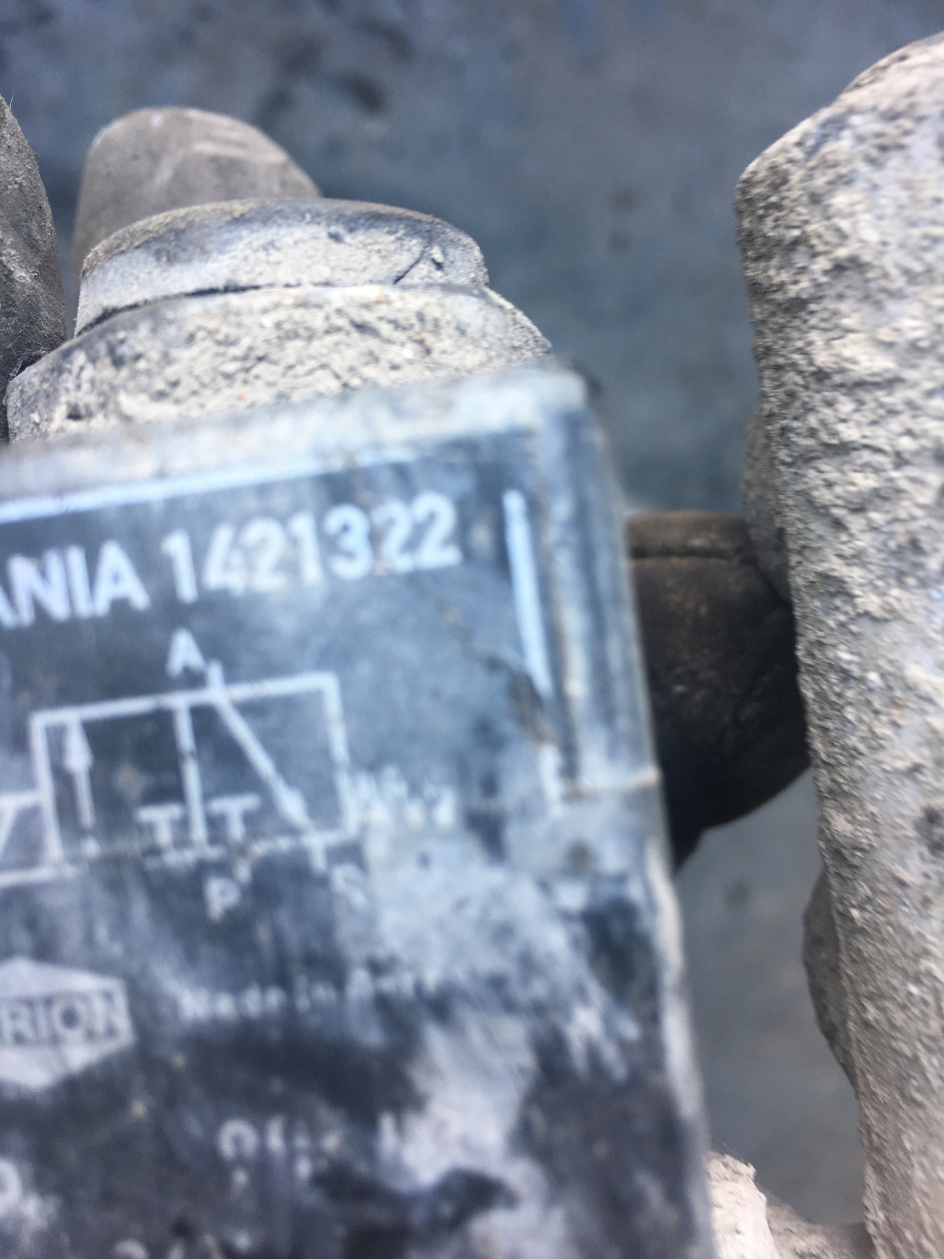 Scania Elektrozawor Cewka Zawor 1421322 Numer katalogowy części 1421 322