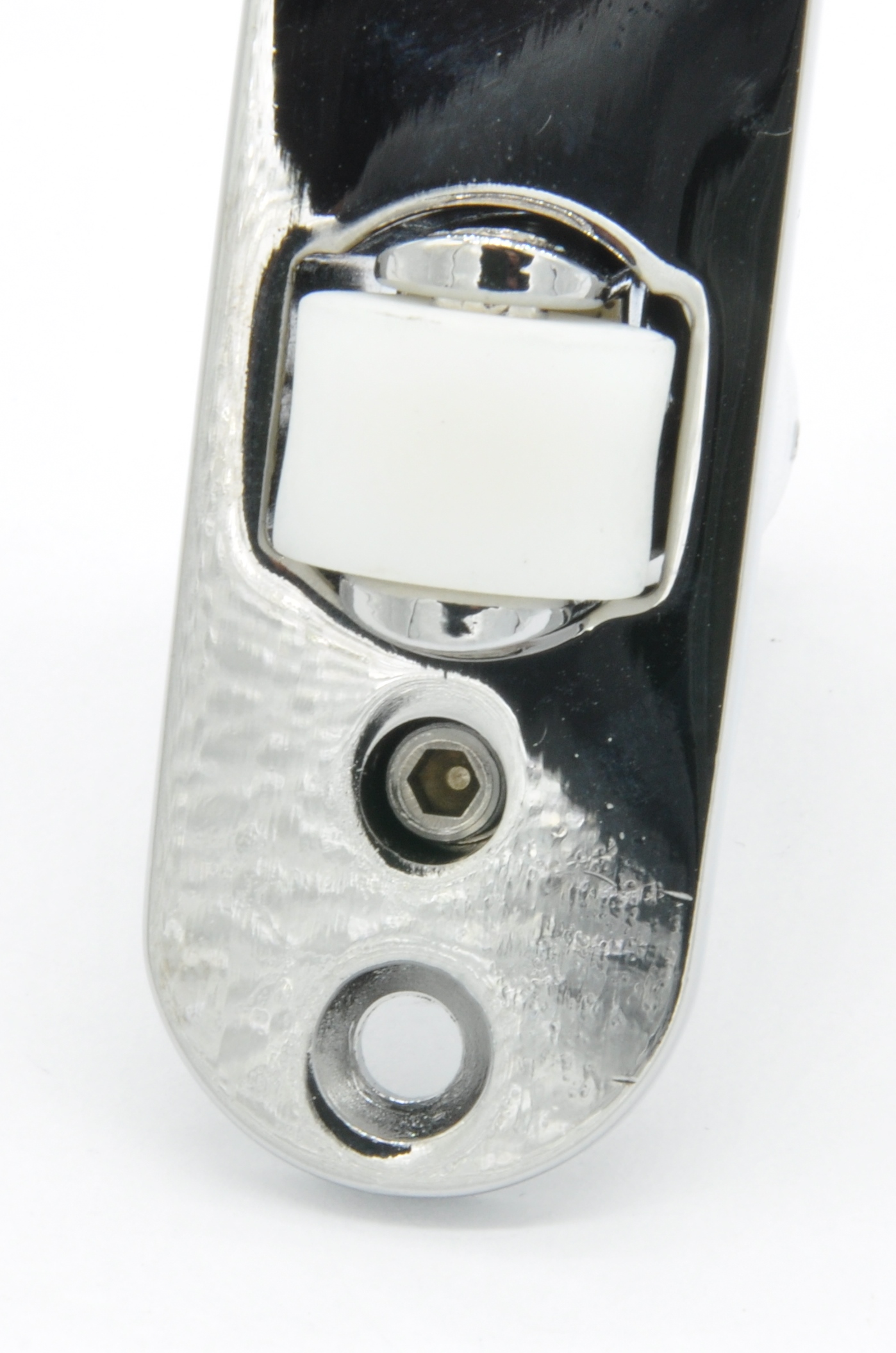 ZAMEK WPUSZCZANY ROLKOWY ZATRZASK ZATRZASKOWY DRZWI SAUNY CHROM REGULOWANY Kod producenta ZATRZASK ROLKOWY SAUNY