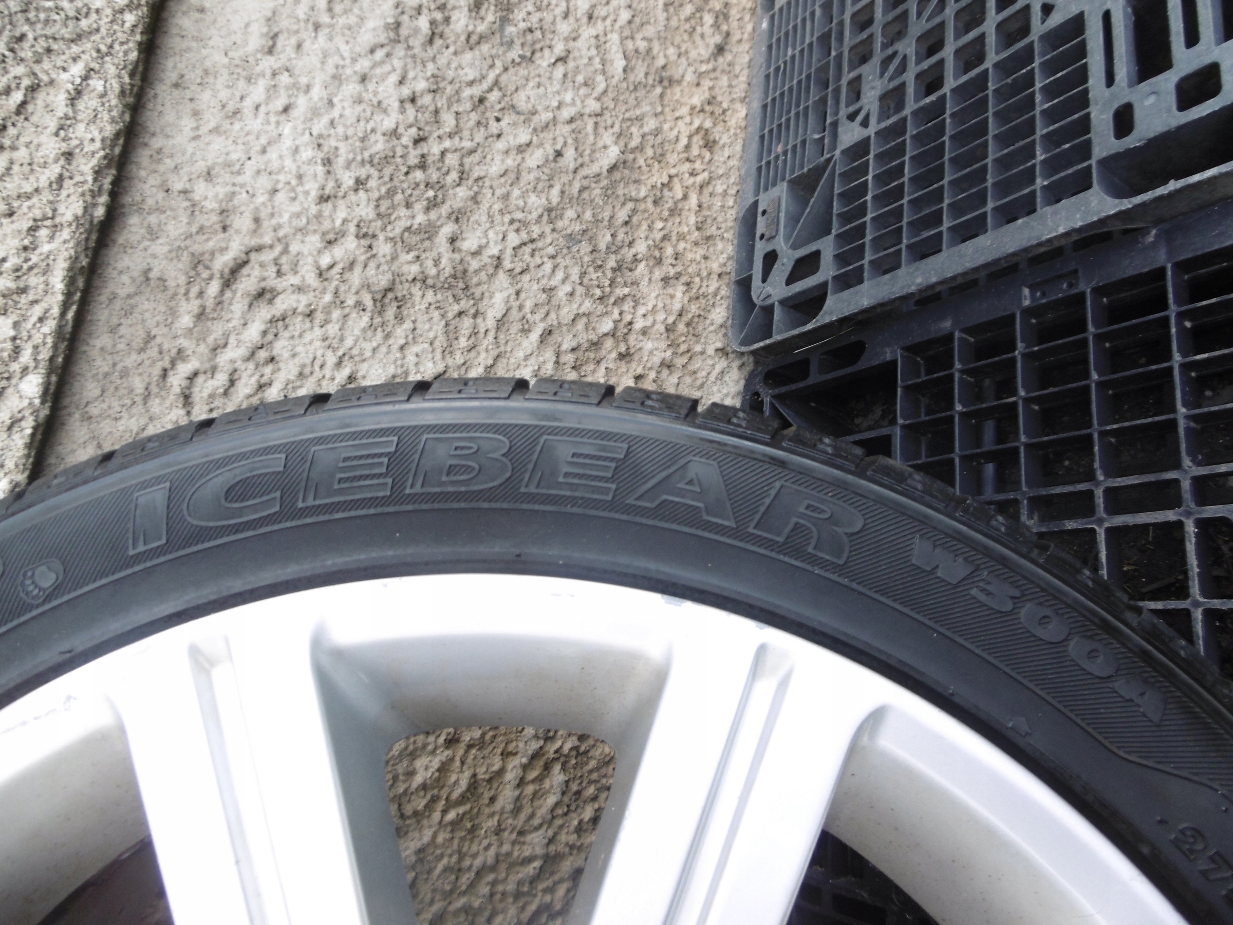 disc + tyre R 20 275/40 LAND RANGE ROVER