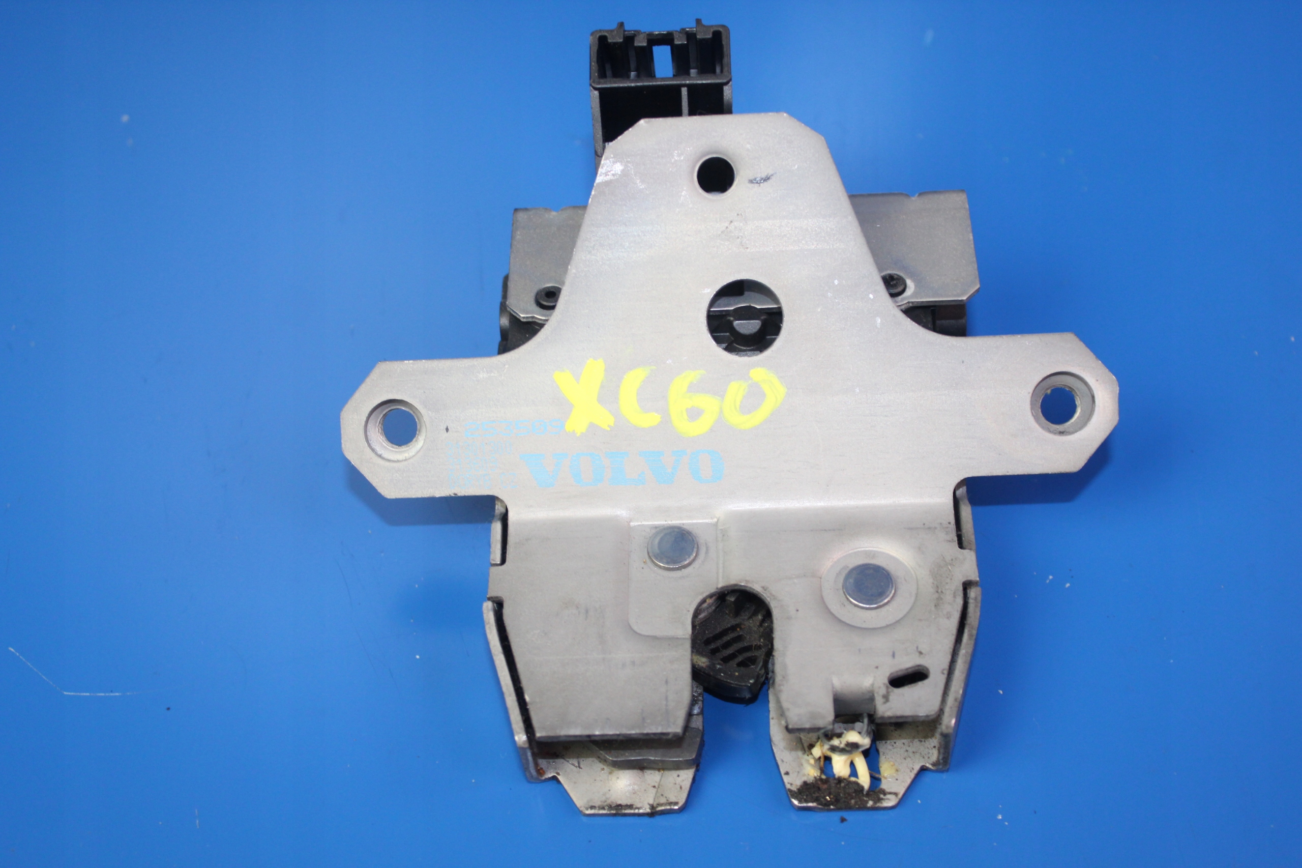 VOLVO XC60 ZAMEK KLAPY BAGAŻNIKA 31301300