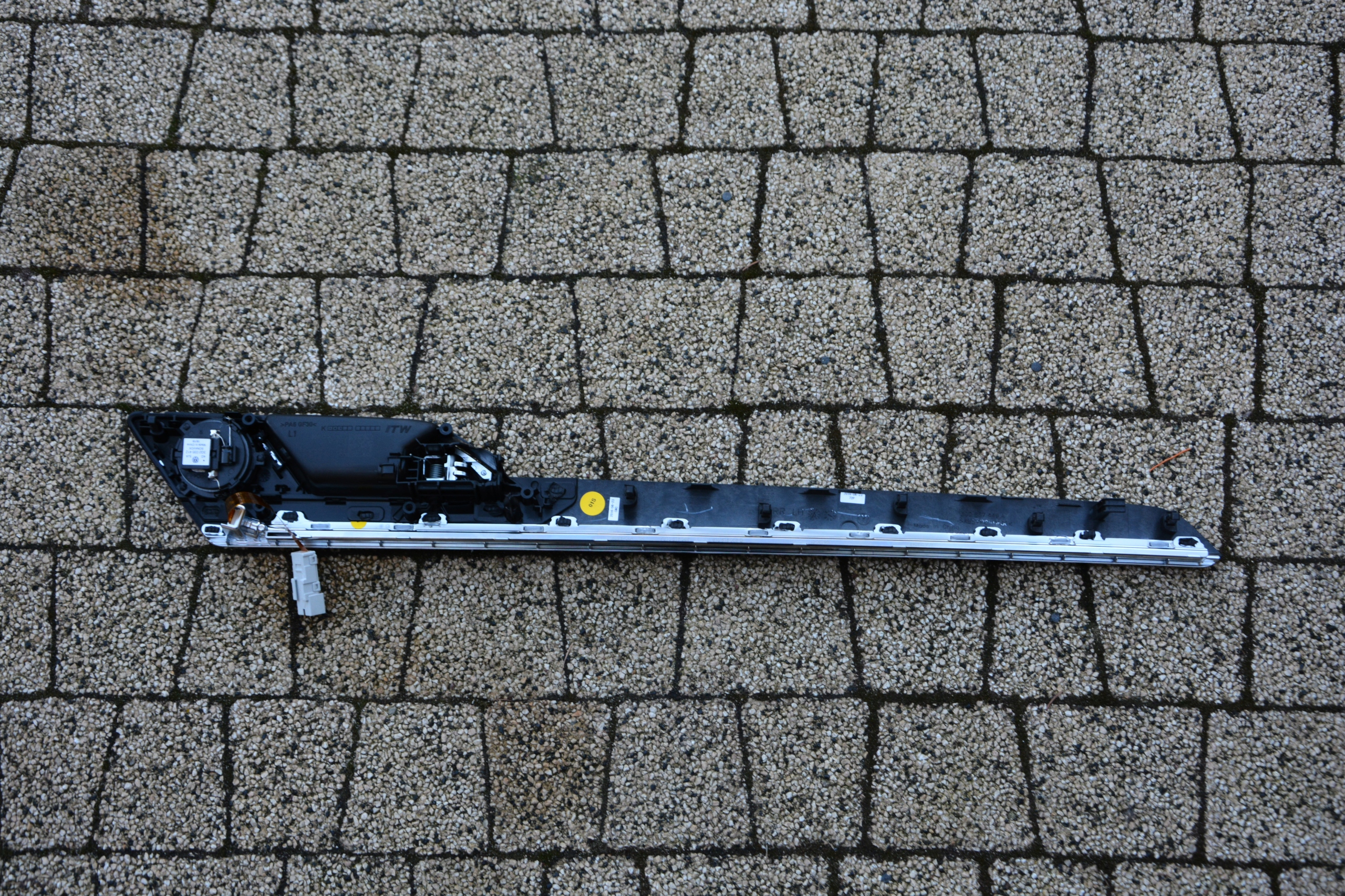 LISTWA DRZWI DEKOR LED VW PASSAT B8 3G0867449A Part number 3G0867449A