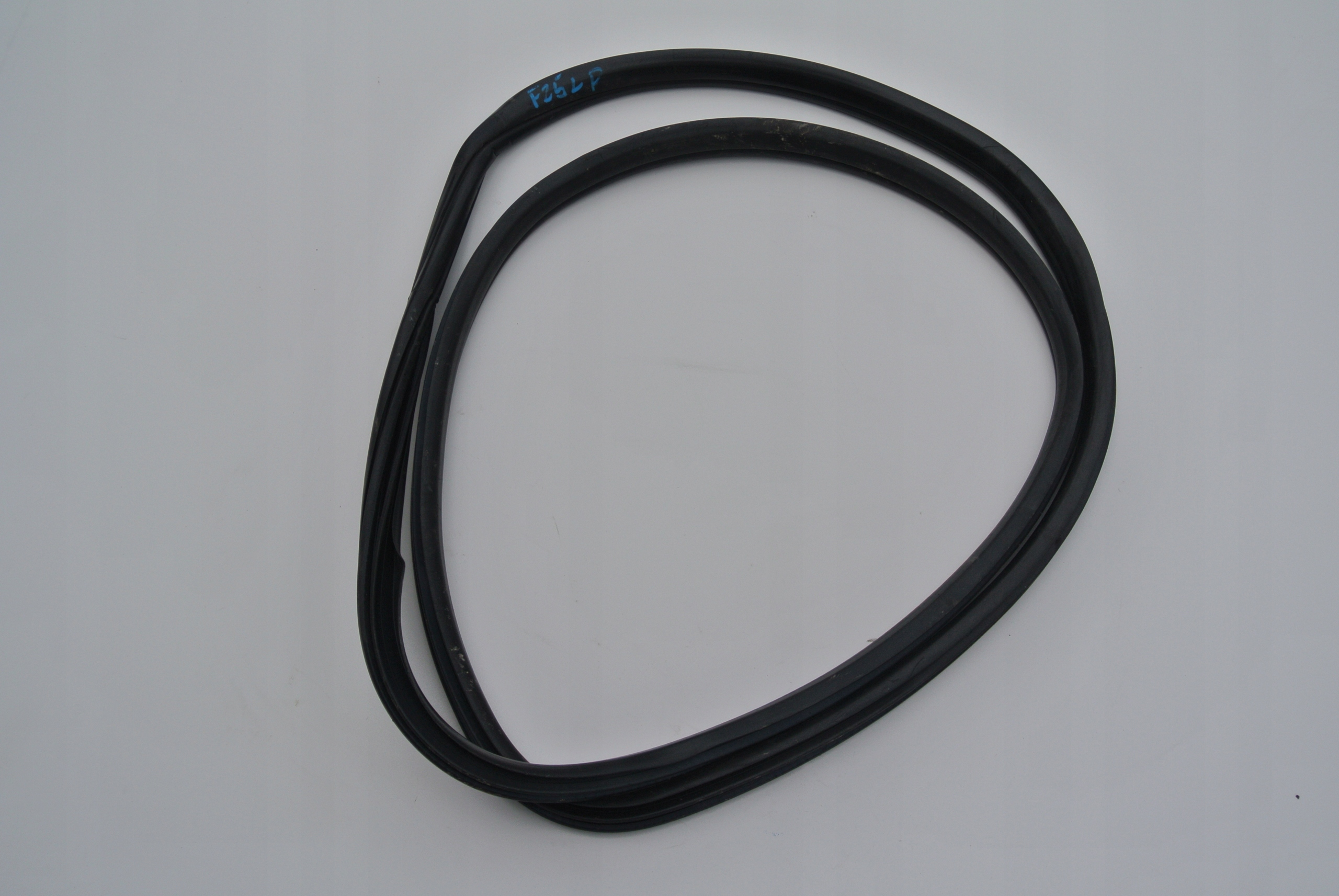 BMW F25 X3 прокладка передня ліва