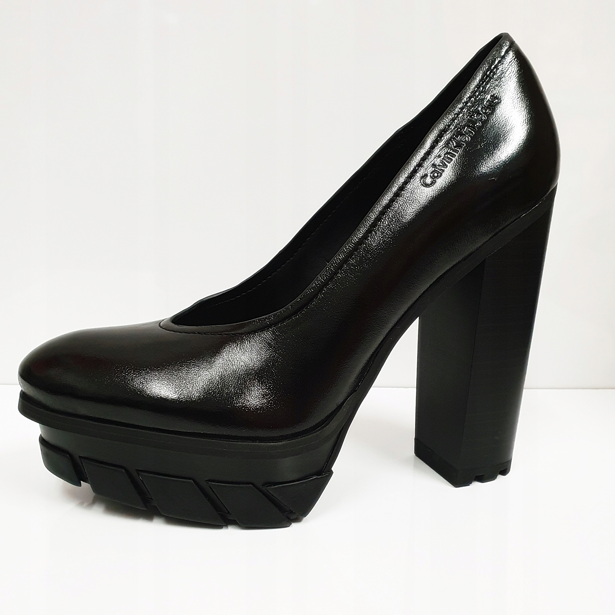 

Buty damskie na obcasie Calvin Klein 38