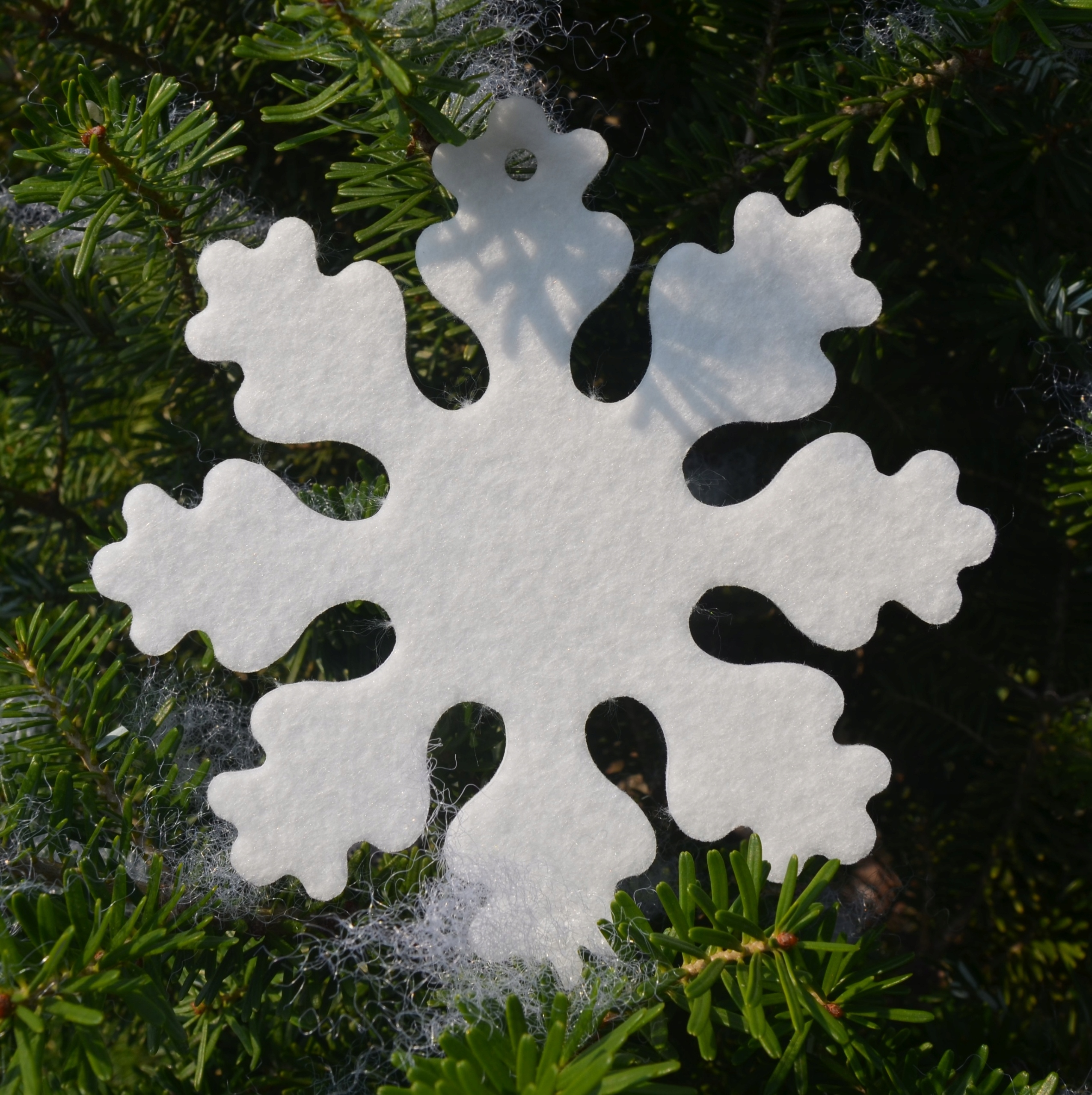 

Białe ozdoby choinkowe śnieżynka filc 13,5 cm 5szt