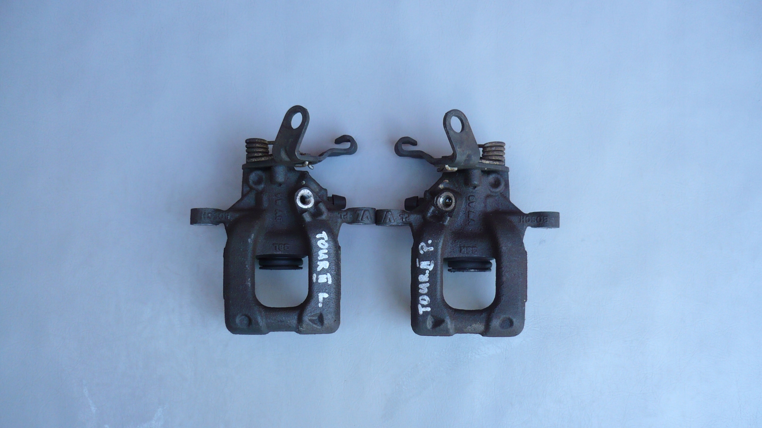 ZACISK HAMULCOWY LEWY TYŁ VW TOURAN II