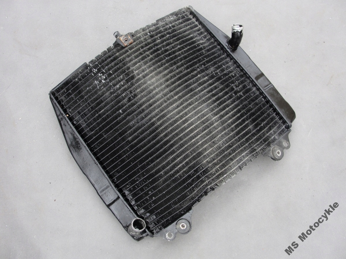 CHŁODNICA WODY SUZUKI GSXR 750W GSX-R 750 W Numer katalogowy części GSXR750W