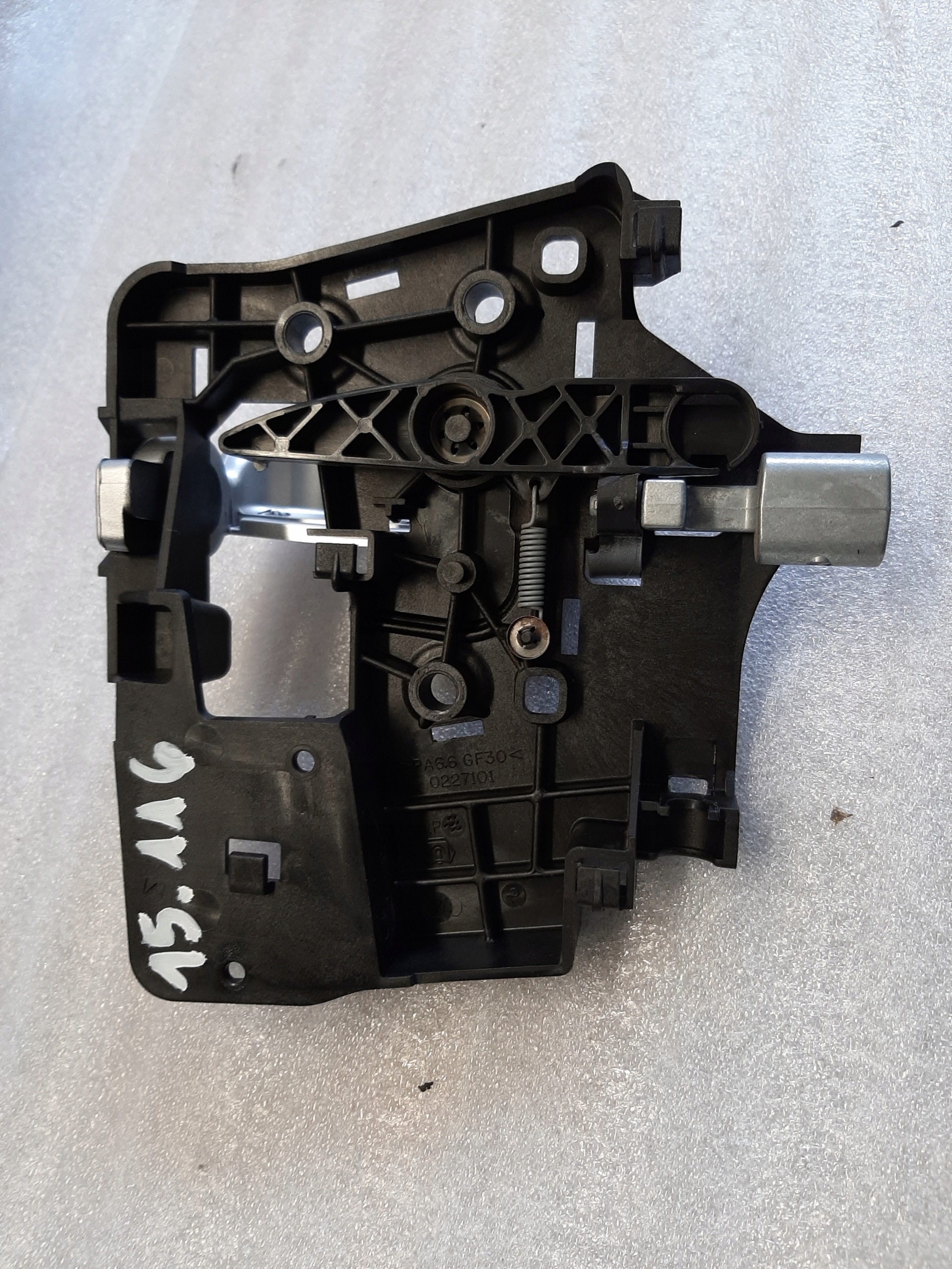 KLAMKA DRZWI TYL PRAWA CITROEN BERLINGO II 08r- Producent części Citroen OE