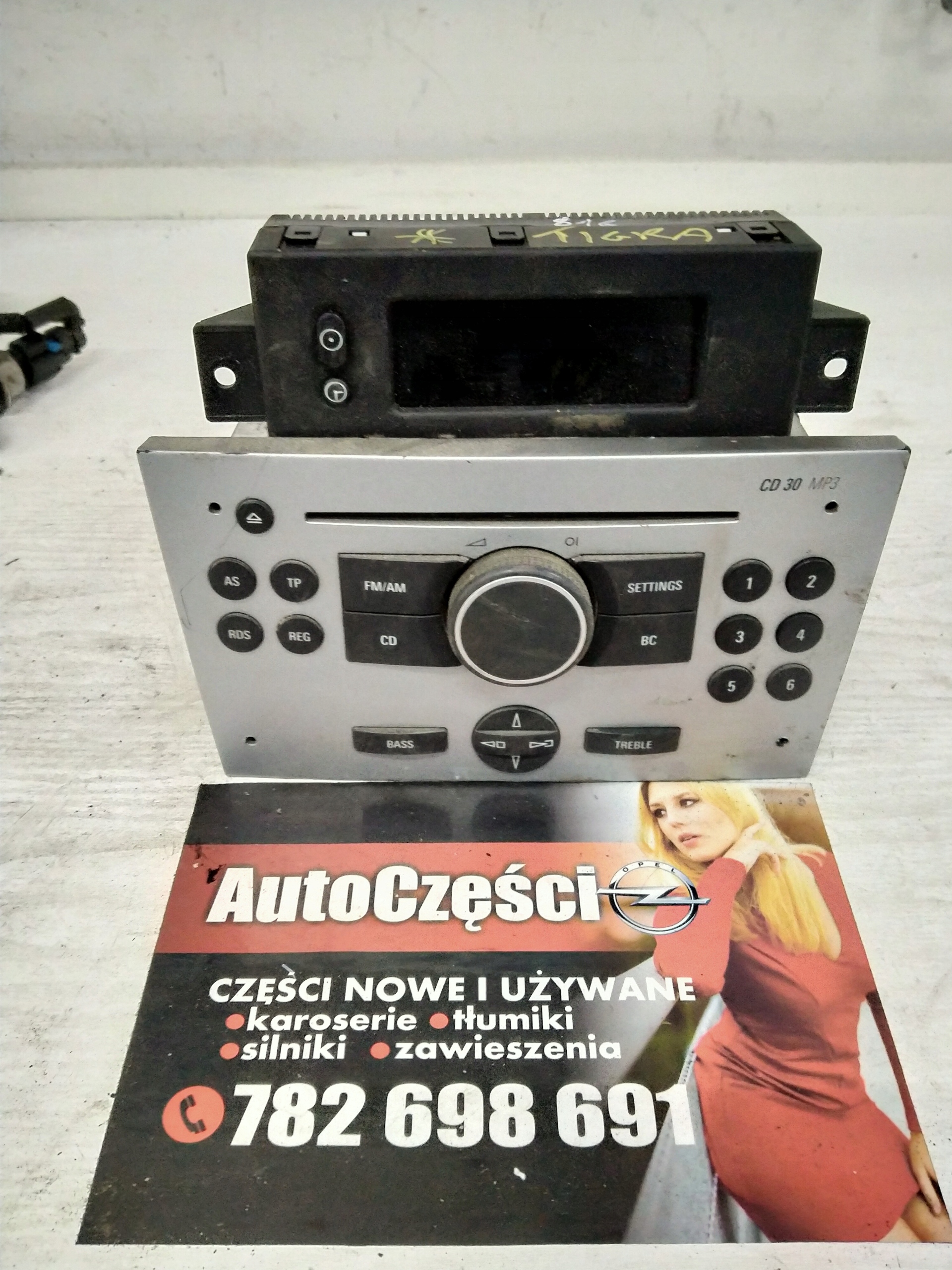 816 RADIO CD 30 MP3 BLAUPUNKT 13167830 OPEL TIGRA