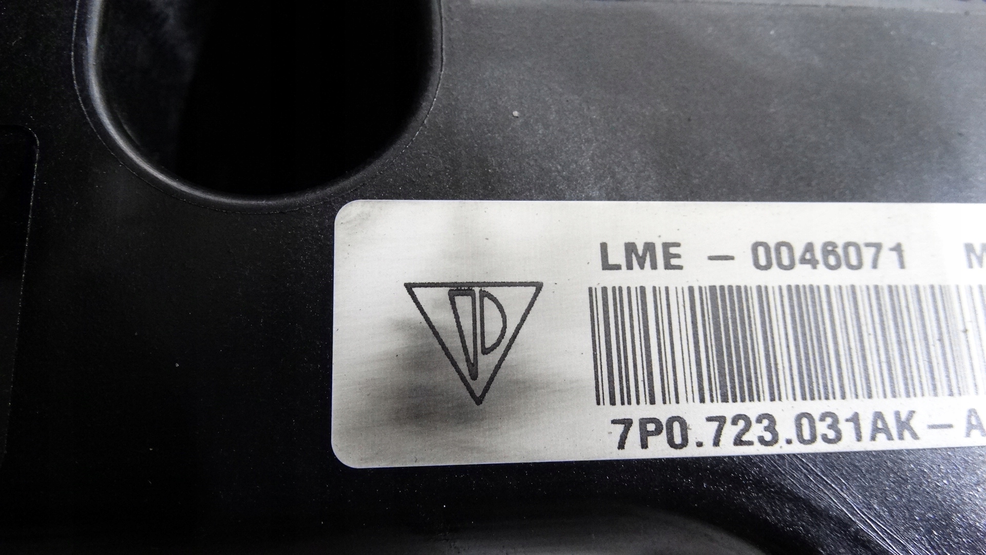 PORSCHE oe 7P0723031AK