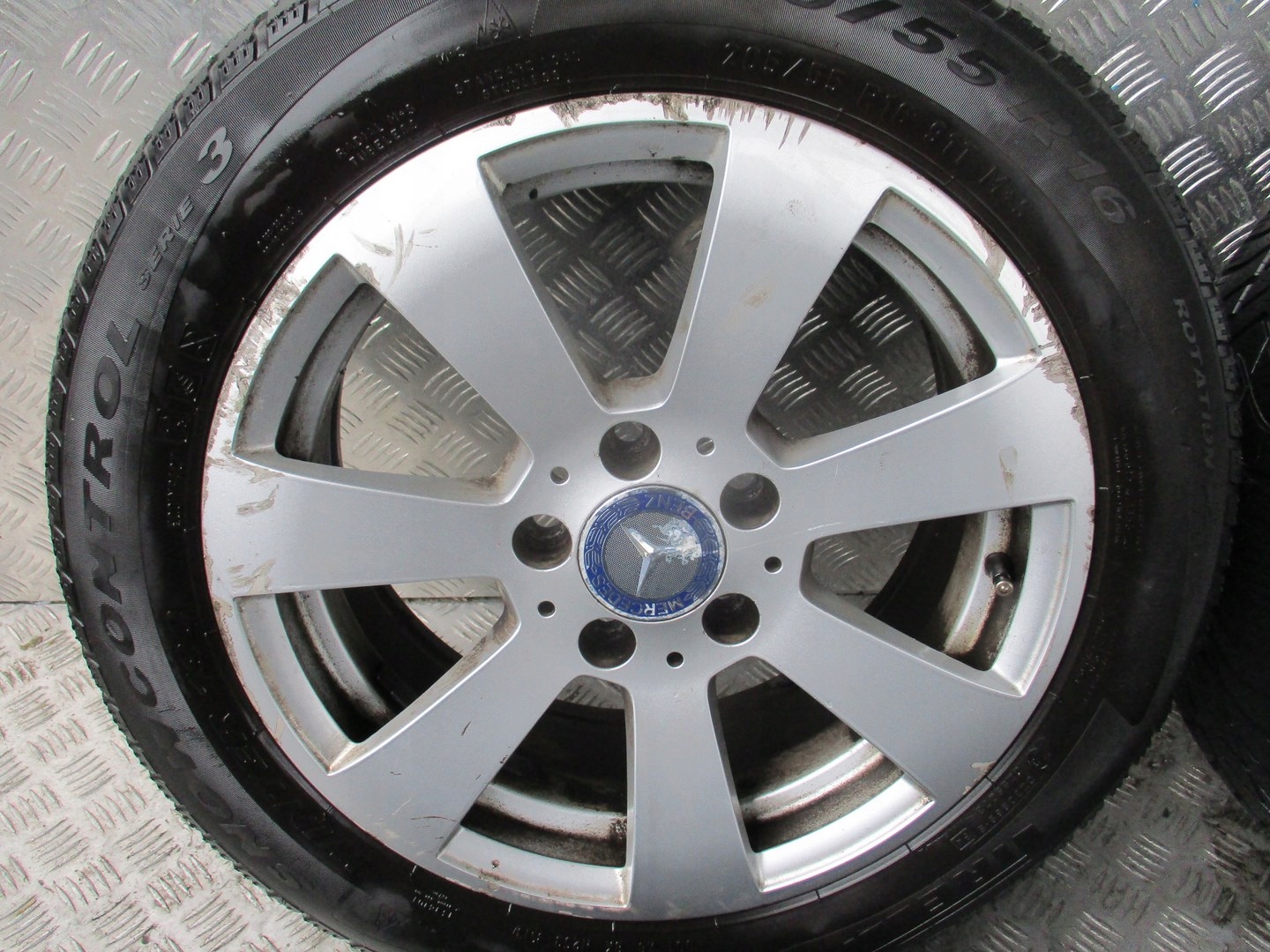 Koła Felgi Opony Mercedes C klasa 204 R16 Liczba felg w ofercie 4 szt.