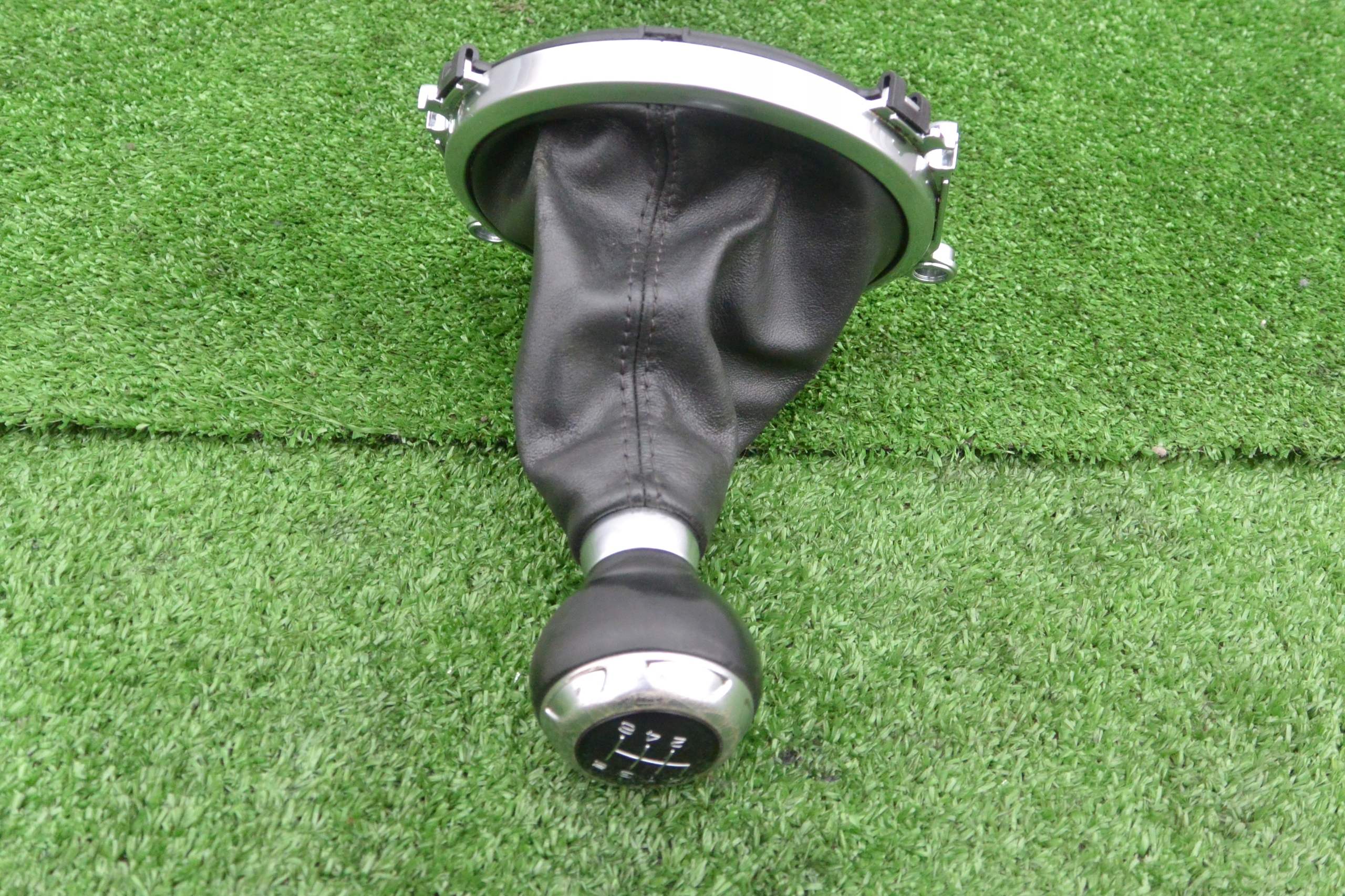 AUDI TT 8J0 POMELLO GHETTA KPL 8J0711113