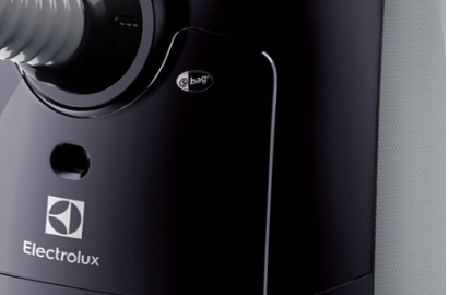 ODKURZACZ workowy ELECTROLUX EasyGo EEG42EB 750W HEPA 12 czarny Komunikacja wskaźnik zapełnienia worka/pojemnika