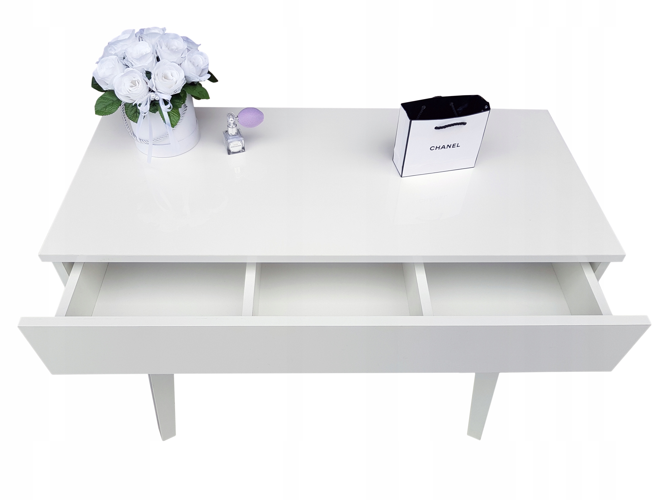 TOALETKA BIAŁA SKANDYNAWSKI STYL DREWNIANE NÓŻKI Kolor mebla biały