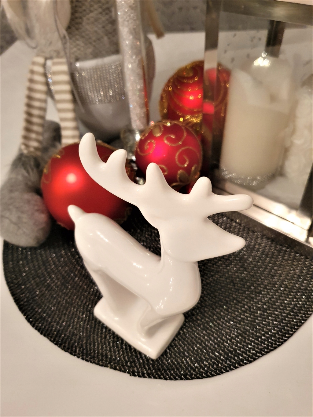 OZDOBA ŚWIĄTECZNA - RENIFER / JELEŃ NA PODSTAWIE Kod producenta RENIFER