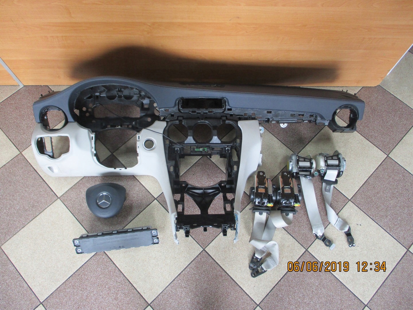 dashboard MERCEDES C KLASA 205