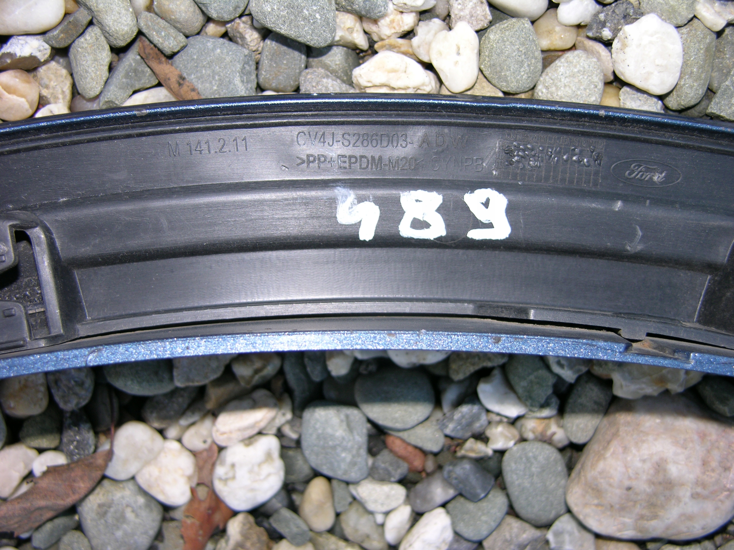 FORD KUGA MK2 LISTWA BLOTNIK TYL LEWY CHROME BLUE Installation side rear left