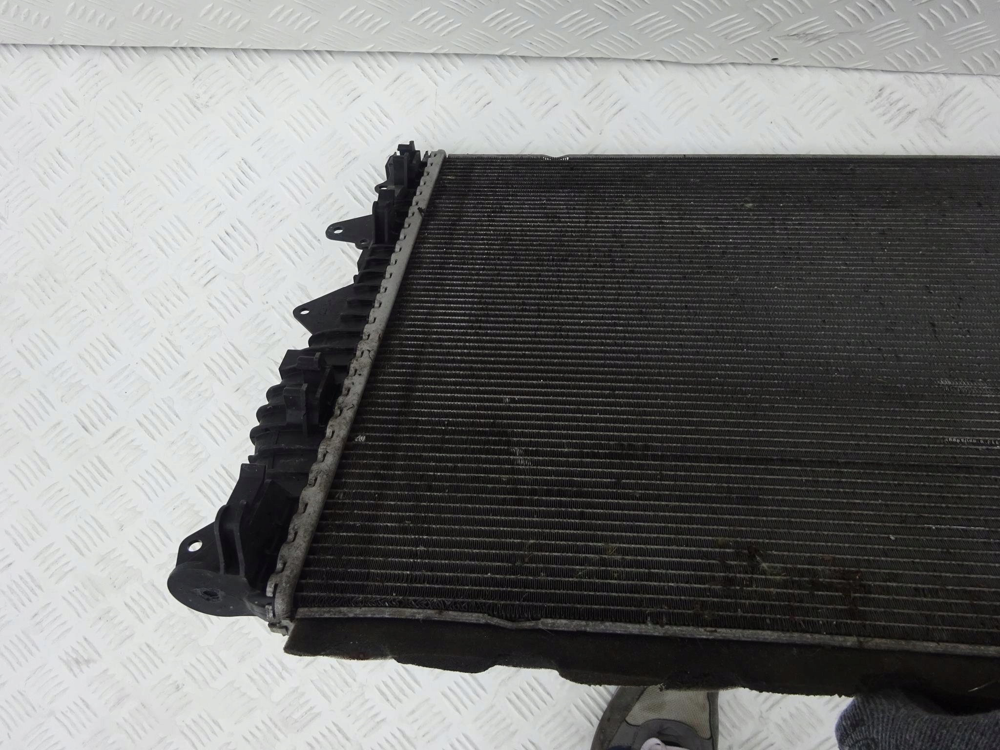 LAND ROVER DISCOVERY V 5 water cooler