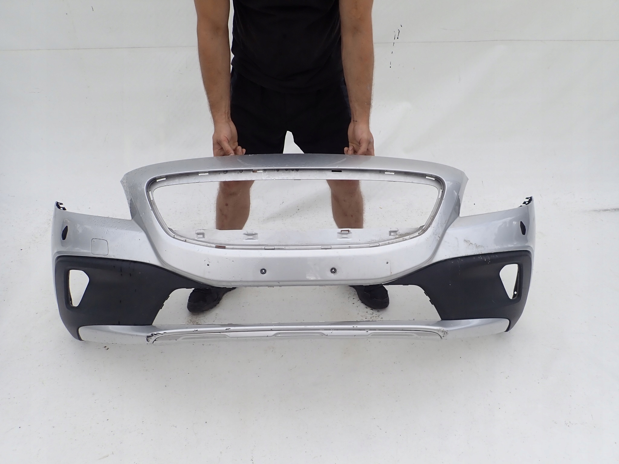 VOLVO XC40 CROSS COUNTRY 12- bumper front washer