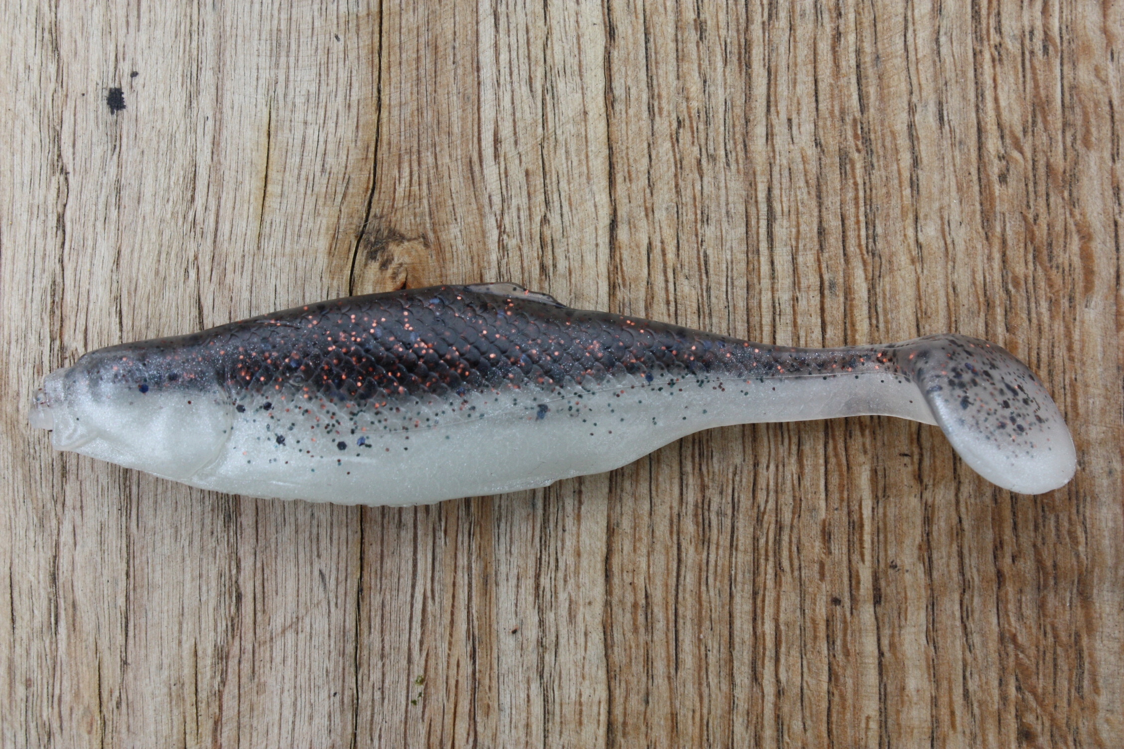 Guma Realistic Shad Matusiak Płoć 7cm nr 004