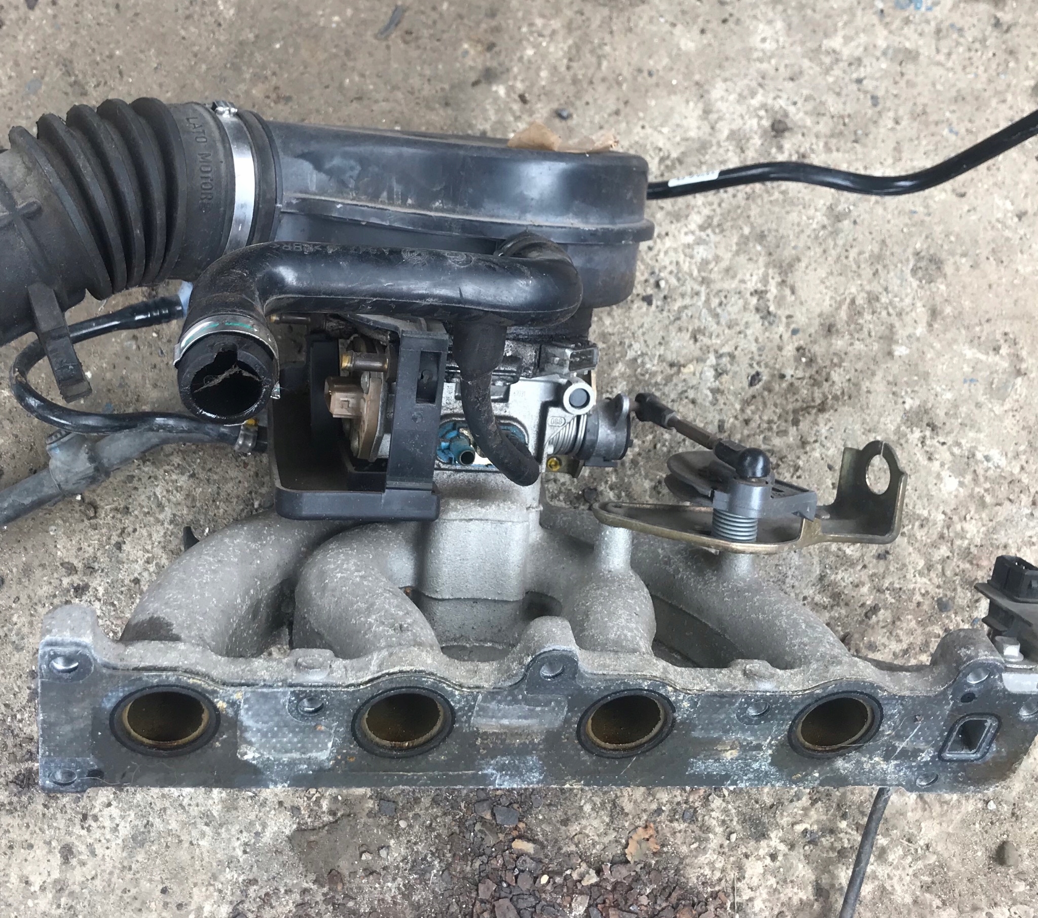Fiat OE 55218311 коллектор Впускный