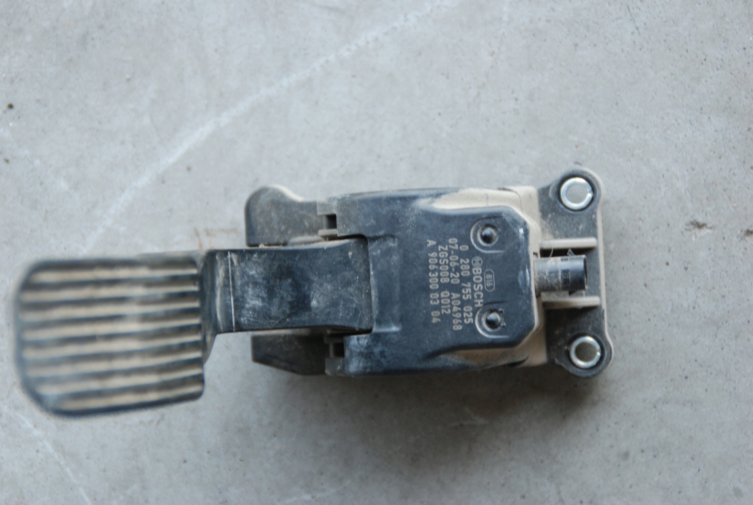 MERCEDES SPRINTER 906 PEDAŁ GAZU A9063000304