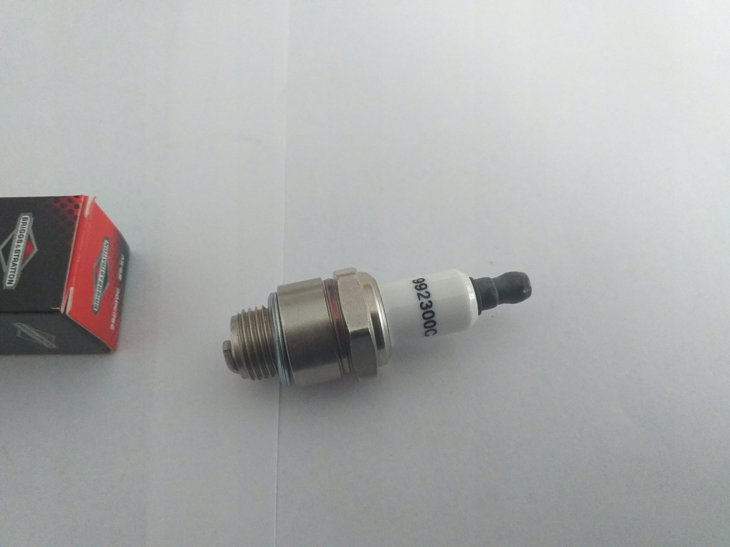 Świeca Briggs Stratton 625 650 675 classic sprint Typ świeca