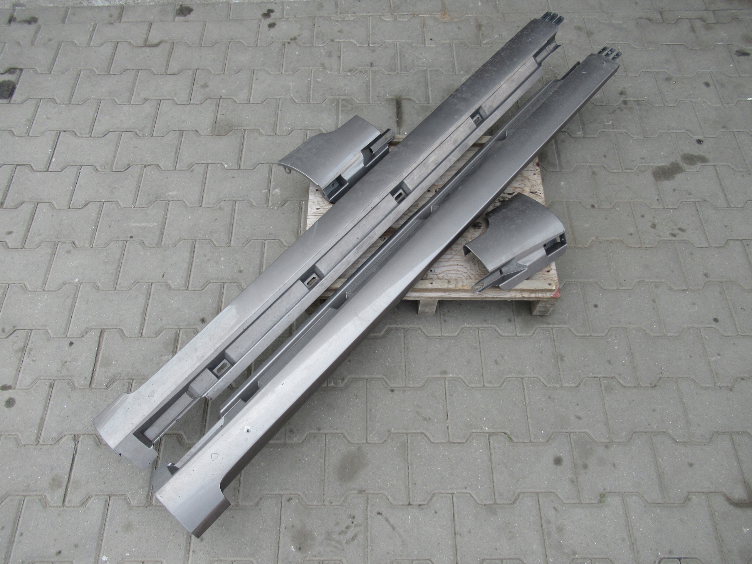 Распределительные коробки порога vw PASSAT B7 3AA853855 3AA853856