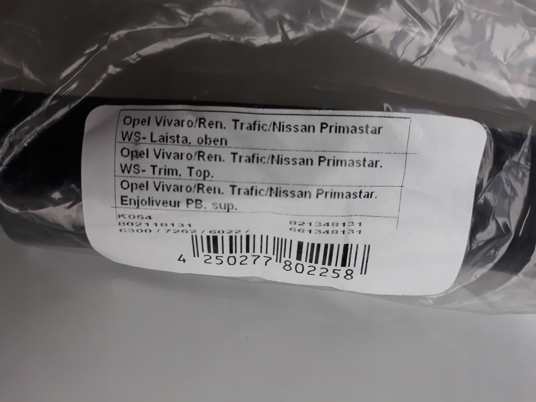 Górna uszczelka szyby czołowej RENAULT TRAFIC 01- Producent części Inny