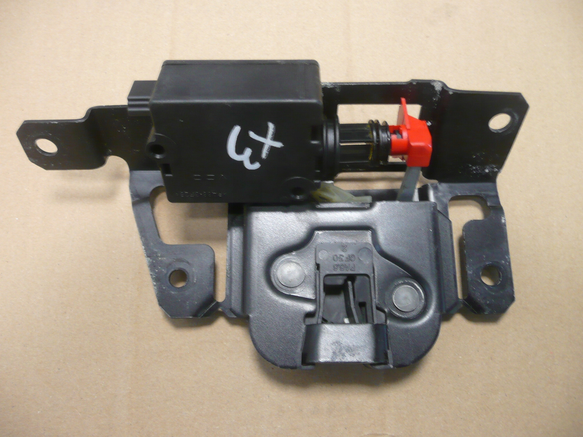 Bmw E46 E83 X3 lock of rear bonnet 7201561
