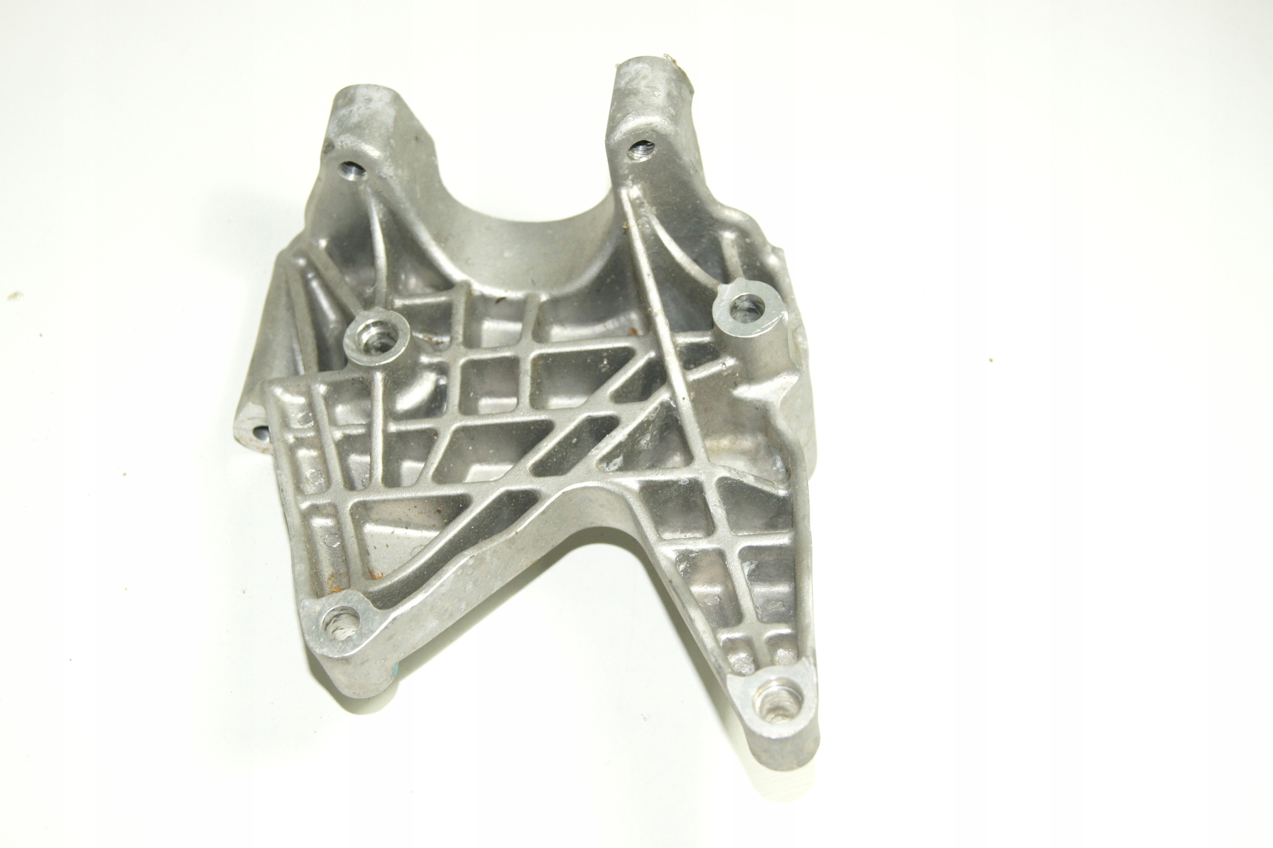 GD AUDI S4 8W Лапа кріплення двигуна 06m903143ad