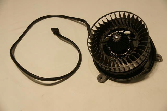 WENTYLATOR DMUCHAWA MERCEDES 190 W201 0130111109