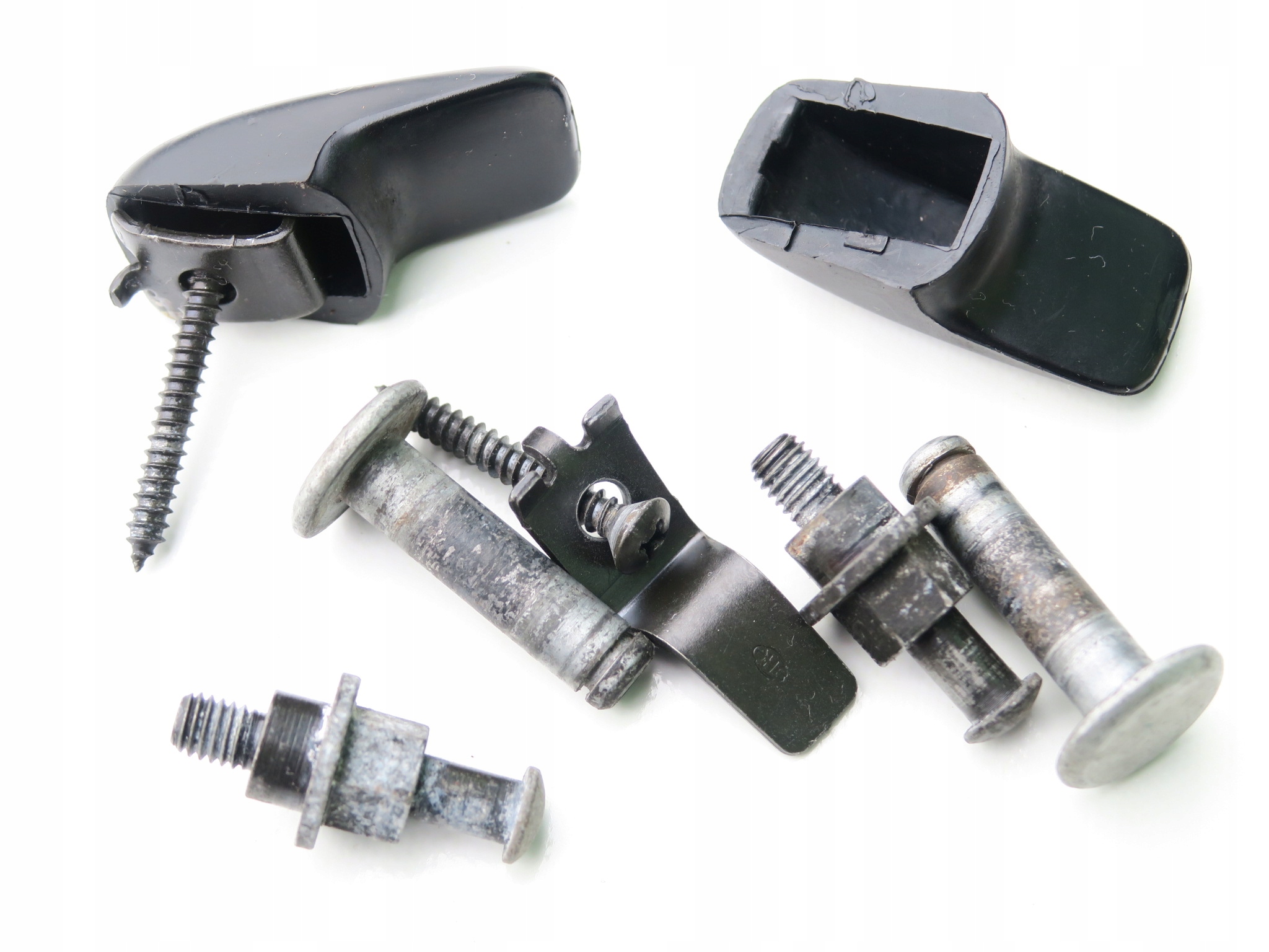 ZASLEPKI OSŁONKI MOCOWANIA VW GOLF 4 IV MK4 CABRIO Producent części OEM