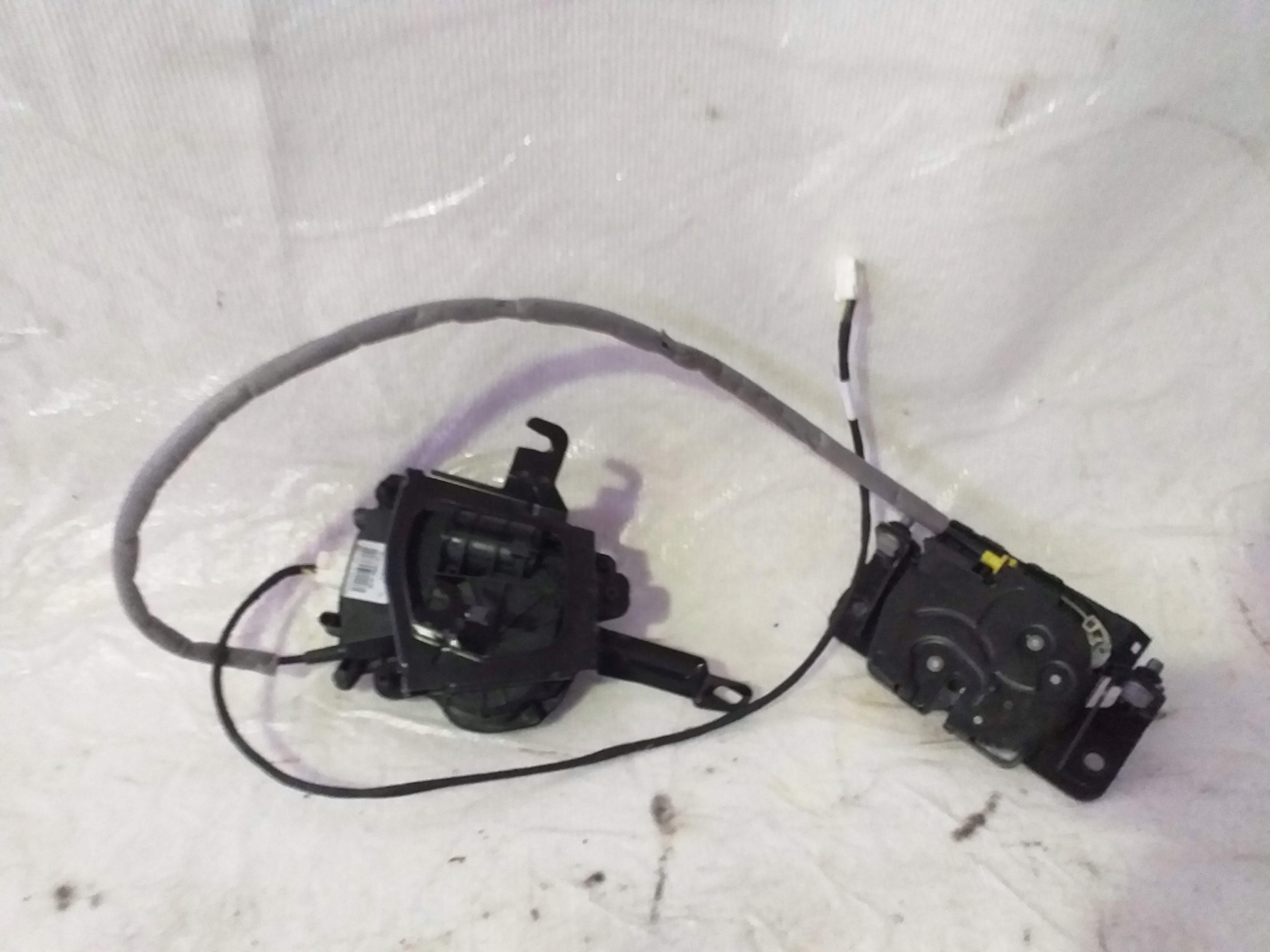 BMW F31 F34 F36 замок двери багажного отделения 7269516