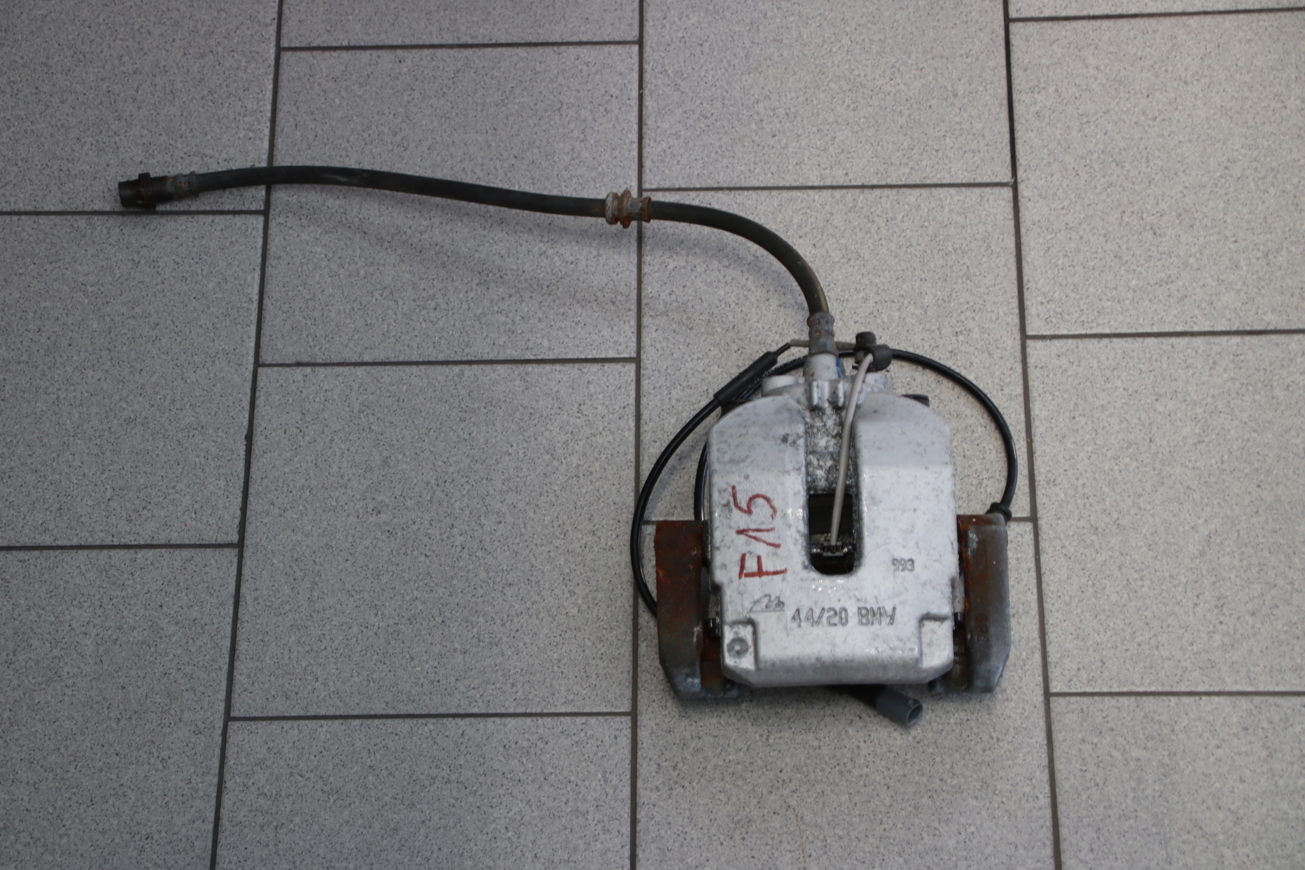 BMW X5 F15 E70 caliper brake right rear part 44/20