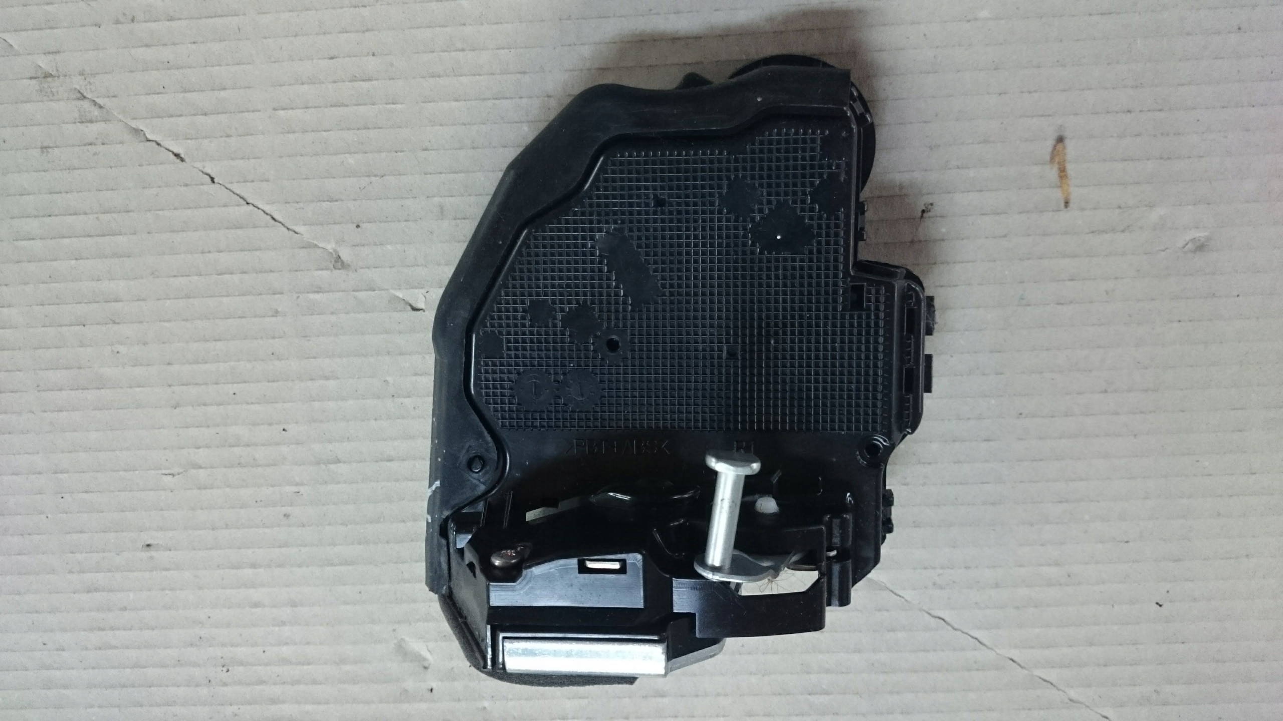 zamek drzwi tylny prawy tył Rav4 Rav-4 IV