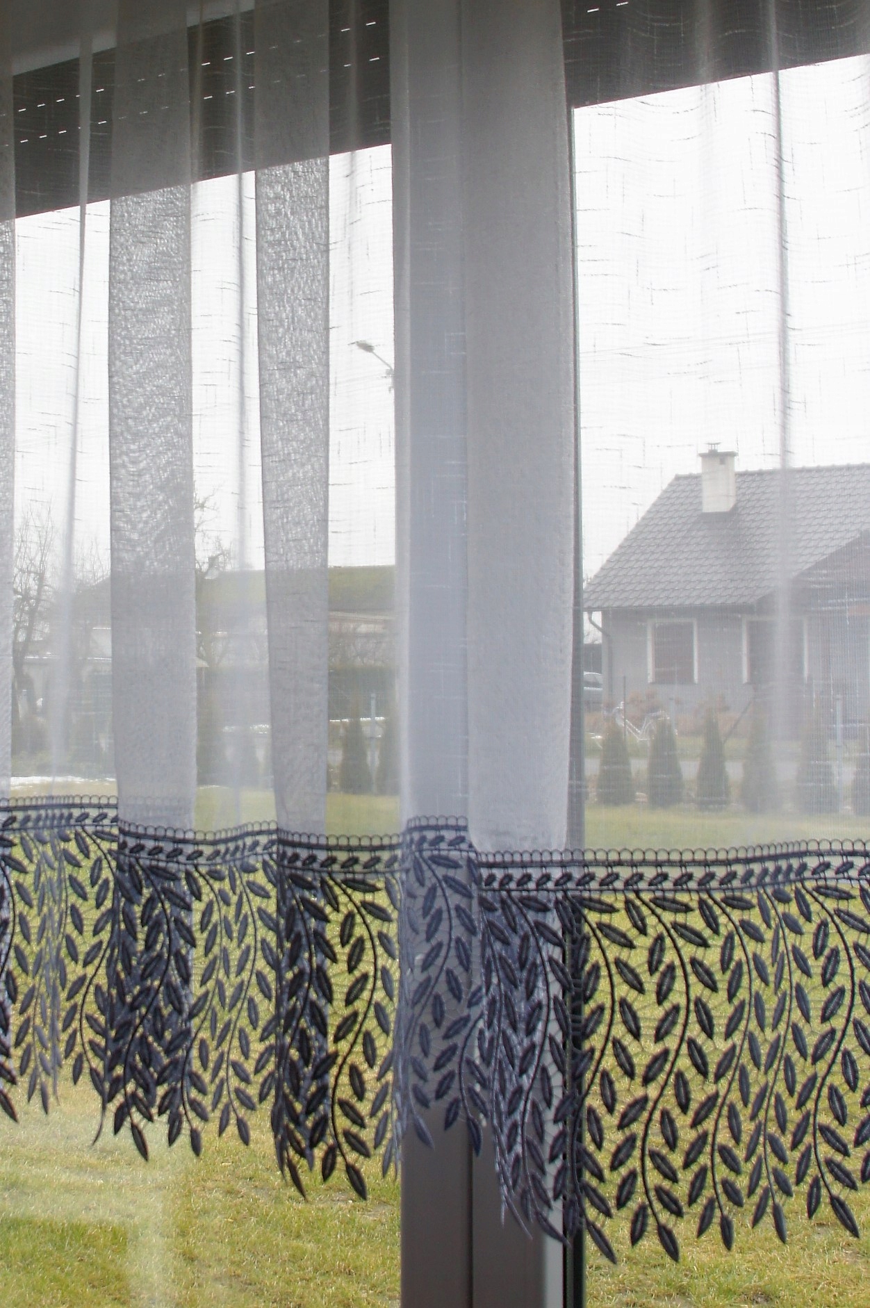 GIPIURA LIŚĆ HAFT DEKOR WZÓR OBRUS SZARA KORONKA FIRANA ORNAMENT 30 cm Marka inna