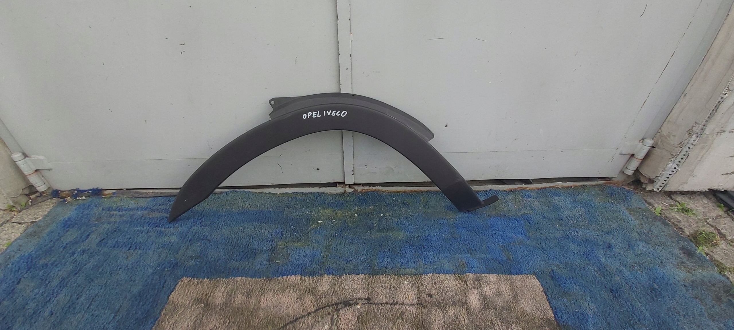OPEL IVECO LISTWA BŁOTNIKA LEWA ORGINAŁ.