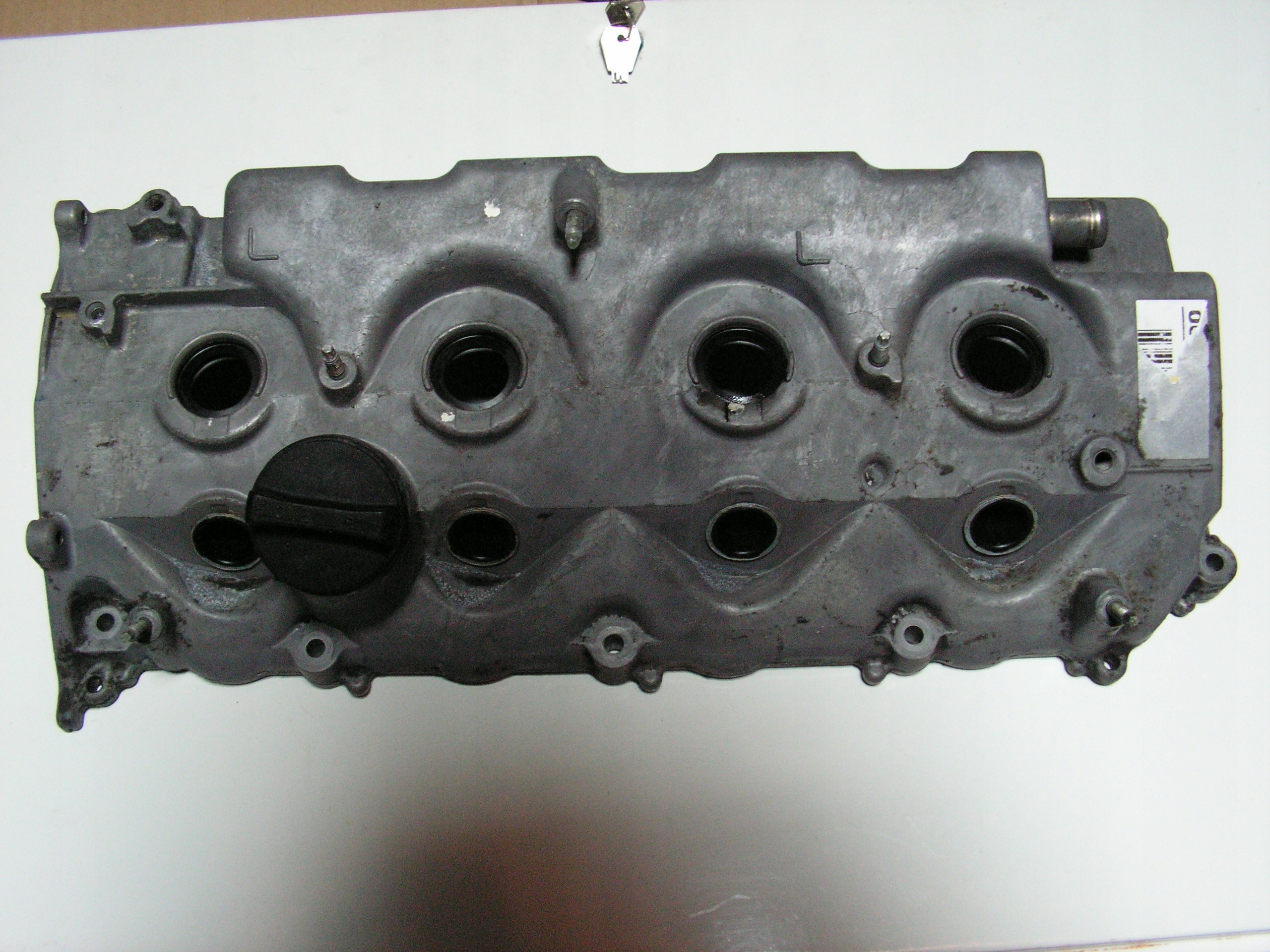 2,0 - Avensis T25 2.0 D4D 116 кришка клапана &