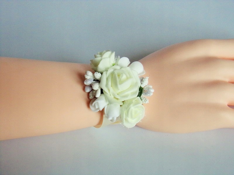 K 15 E * Kotylion bukiecik na rękę ślub studniówka Cechy dodatkowe brak