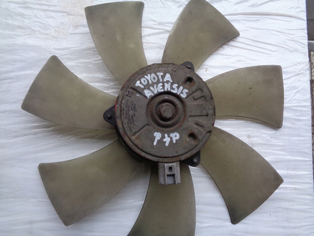 WENTYLATOR CHŁODNICY 1636323030 TOYOTA VERSO 01-09 Typ samochodu Samochody osobowe