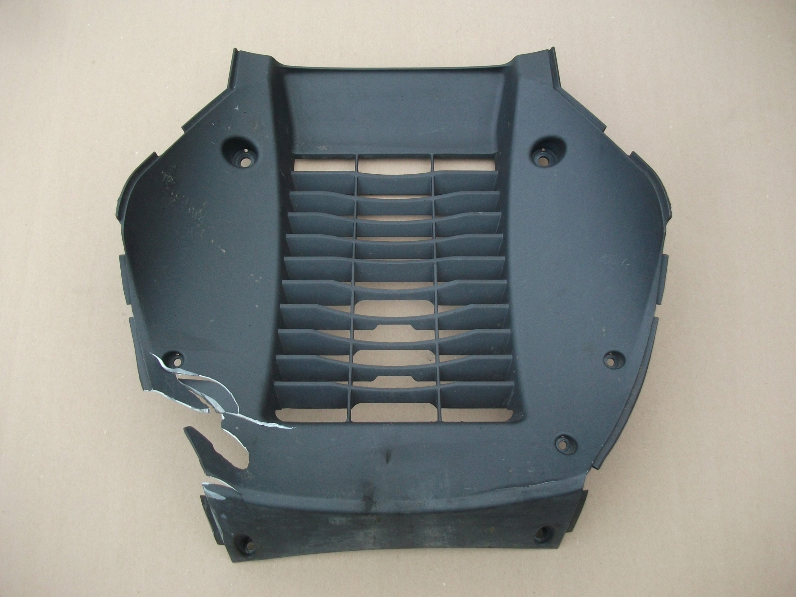 SYM GTS 125 EFI OBUDOWA CHŁODNICY NADKOLE