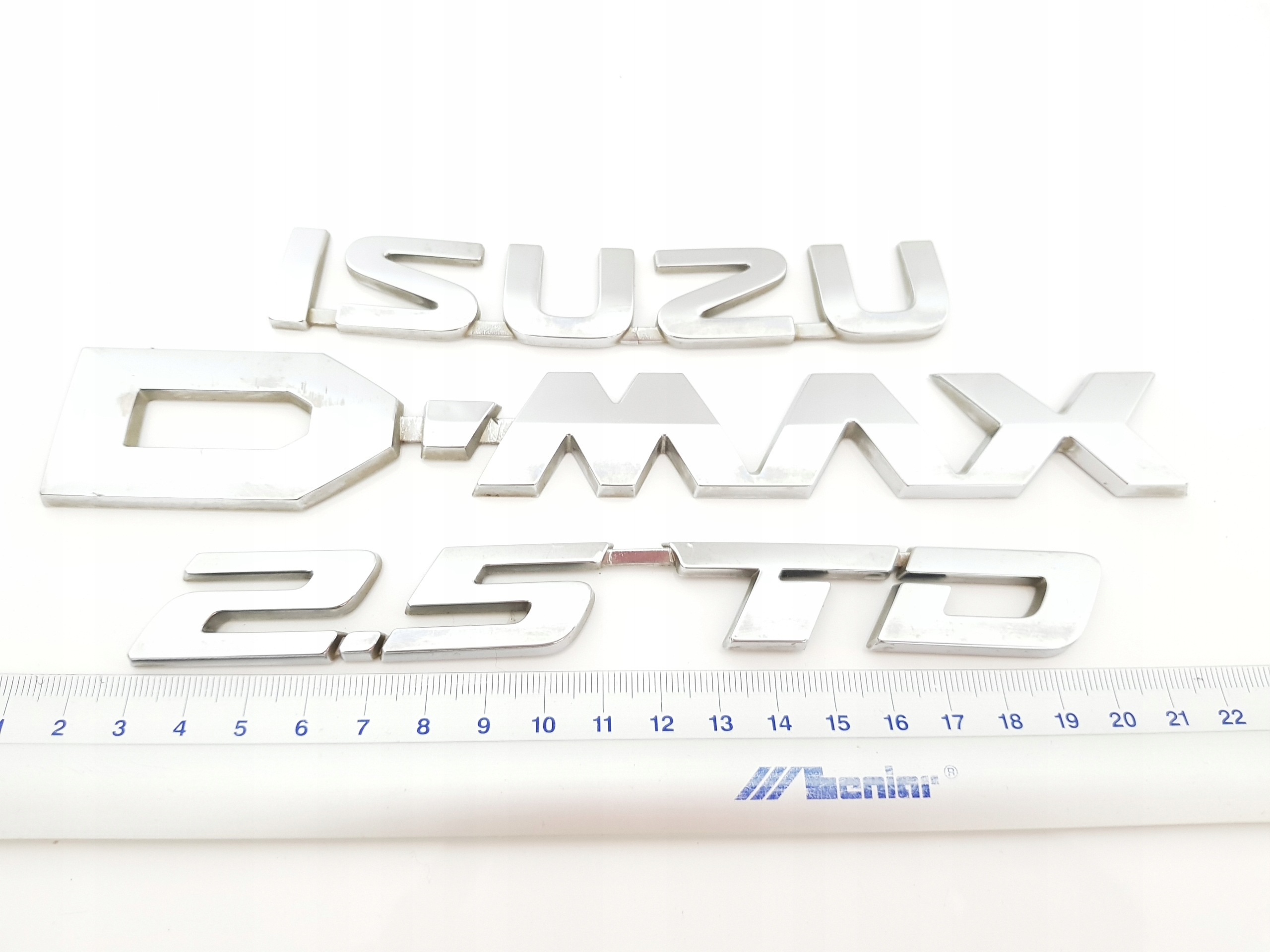 123 - ISUZU D-MAX 2.5 TD ЗНАЧОК ЛОСКУТА ЭМБЛЕМА НАДПИСЬ