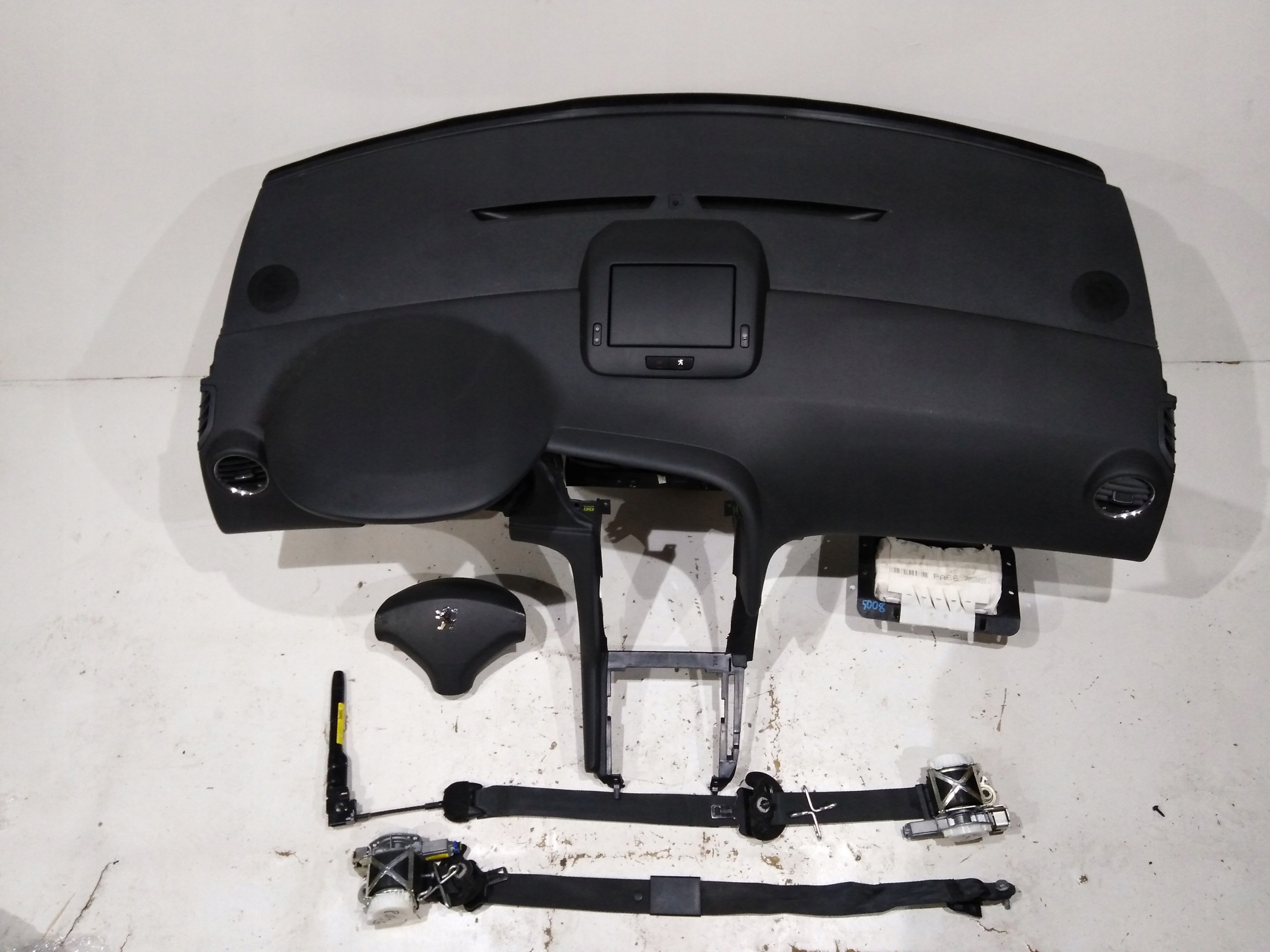 peugeot 3008 и торпеда консоль подушки безопасности ремни оригинал