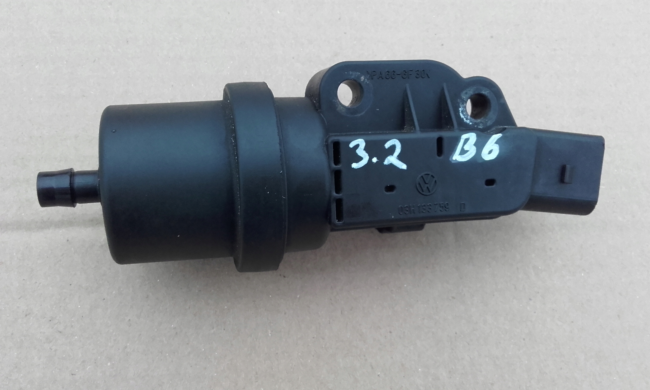 03H133759D - Вакуумный клапан VW PASSAT R32 03H133759 AUDI Q7