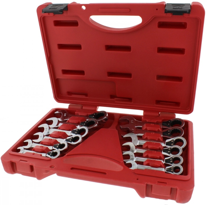 Набор гаечных ключей с трещоткой 8-19 мм