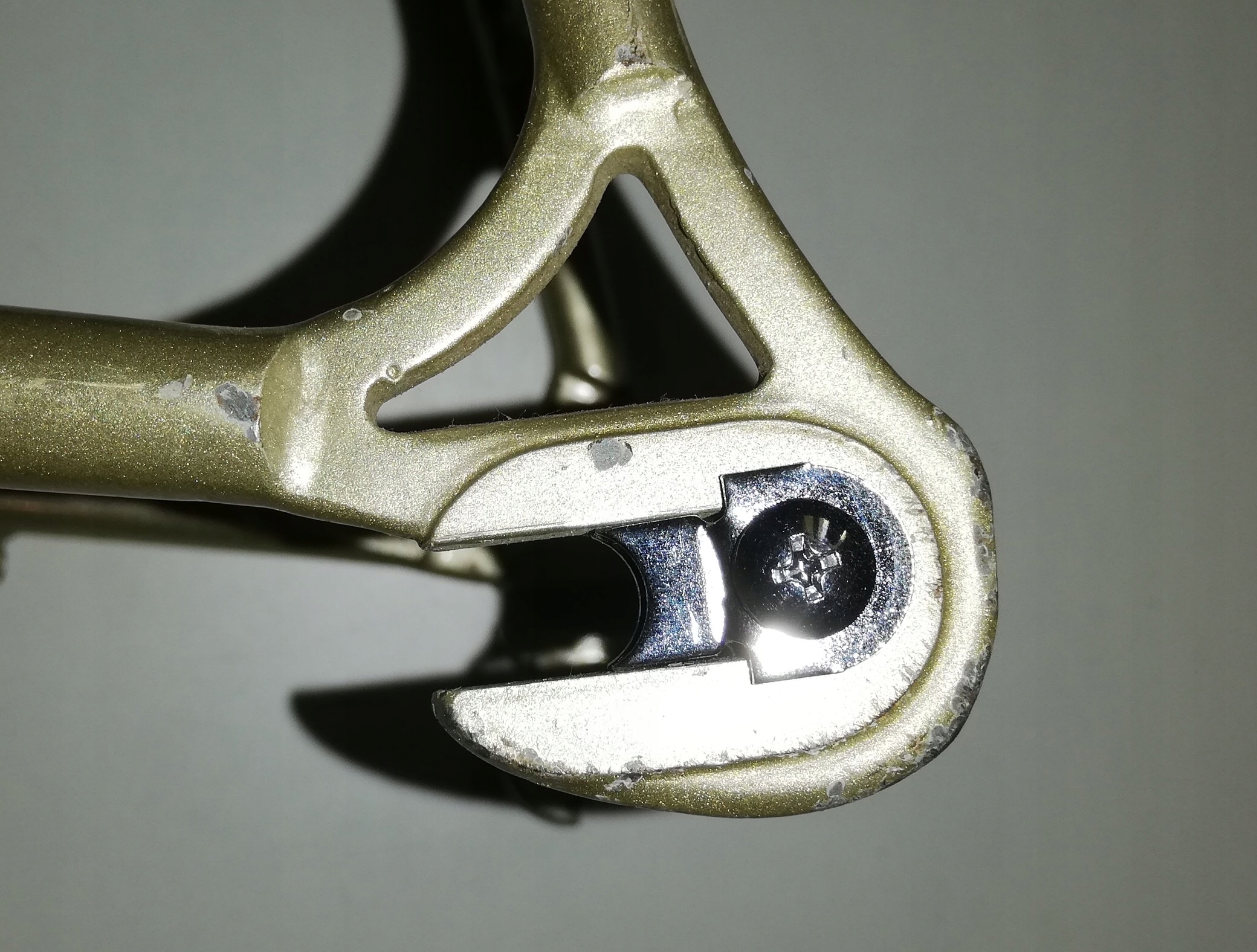 ŚRUBY REGULACYJNE HAKÓW RAMY CAMPAGNOLO SHIMANO