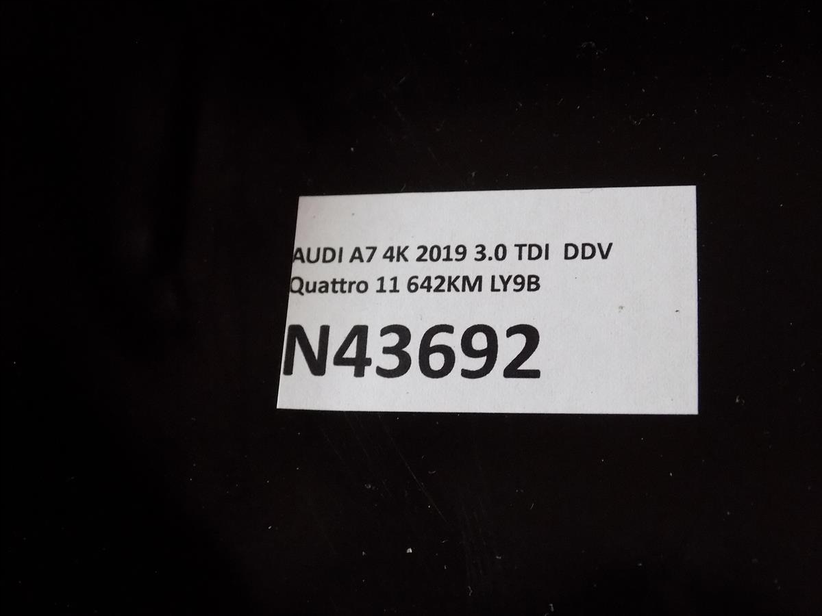AUDI A7 4K cover holder