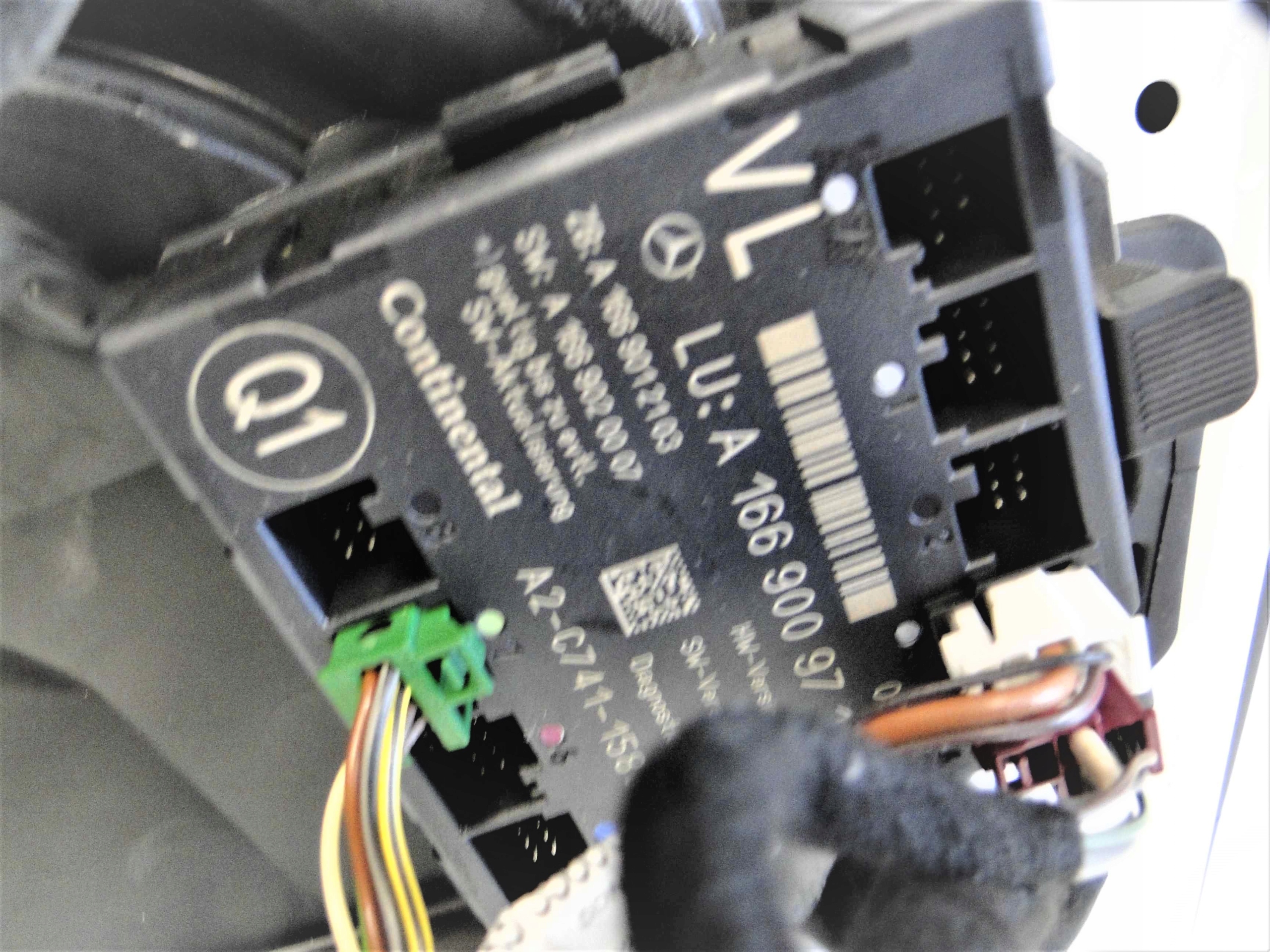 MERCEDES GLE W166 166 MODUŁ W DRZWI LEWE PRZEDNIE Strona zabudowy przód - lewa